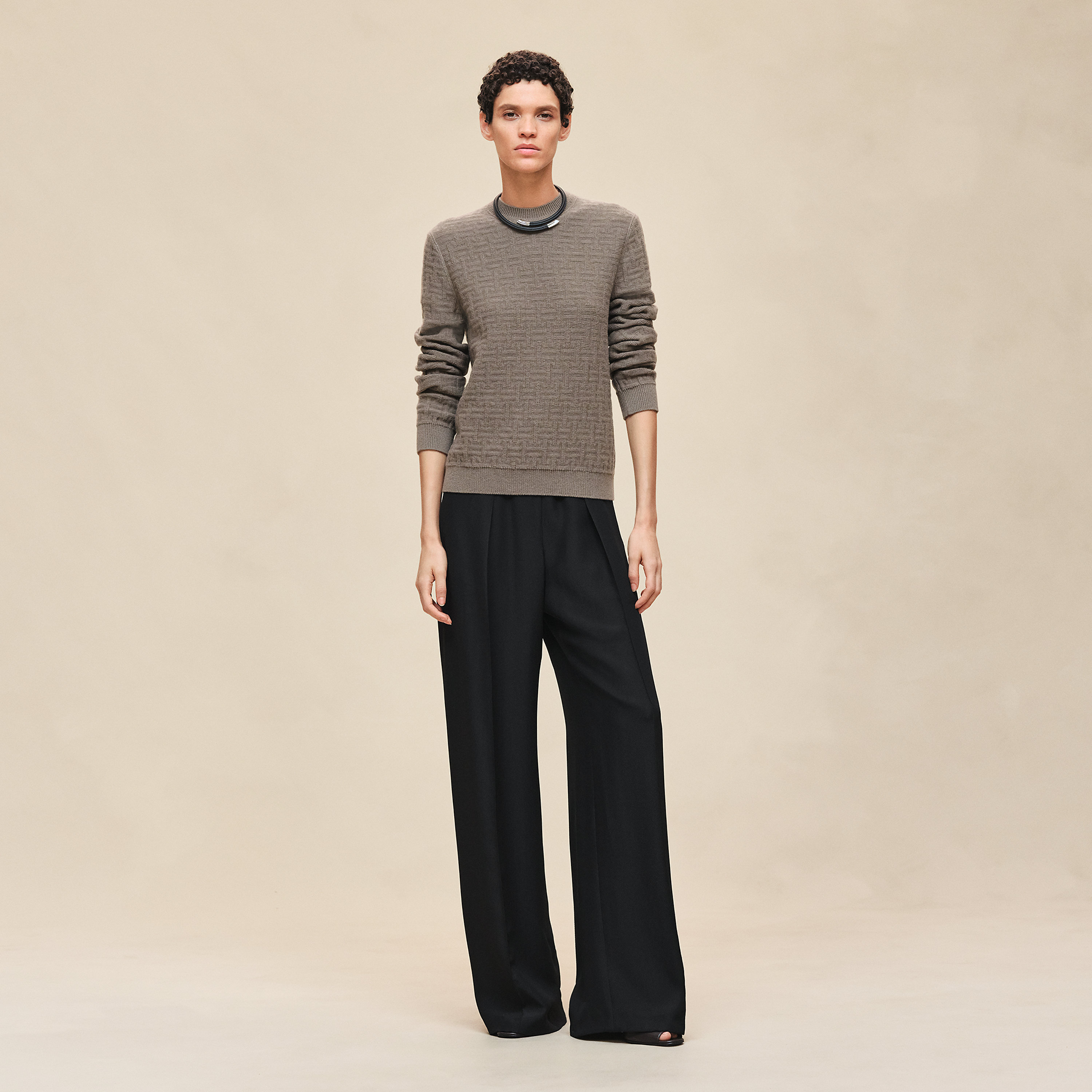 Pull manches longues motif « H Voyage »