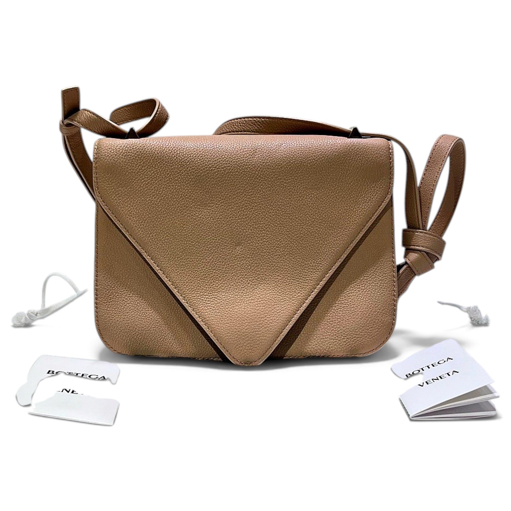Mount leather handbag
