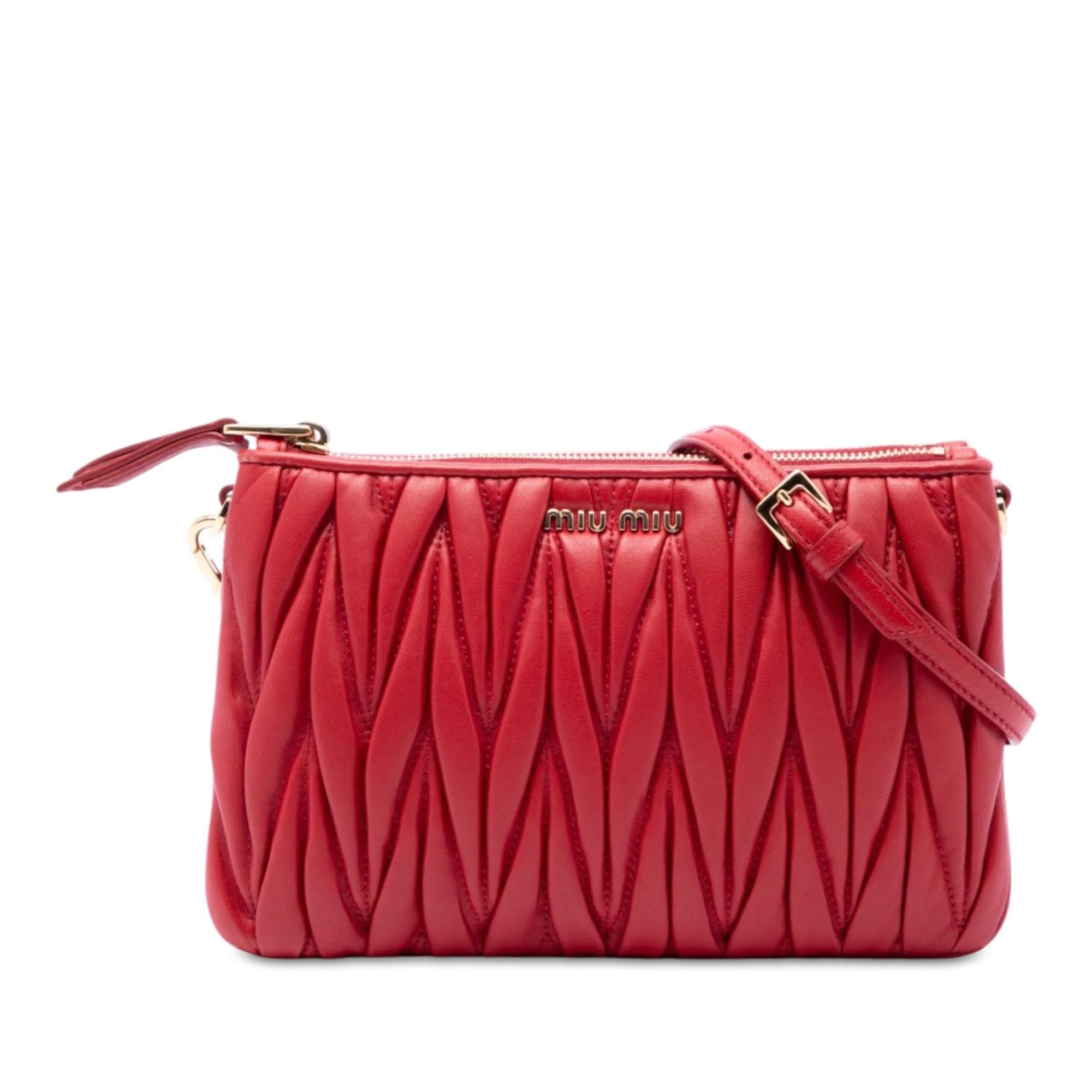 Matelassé leather handbag