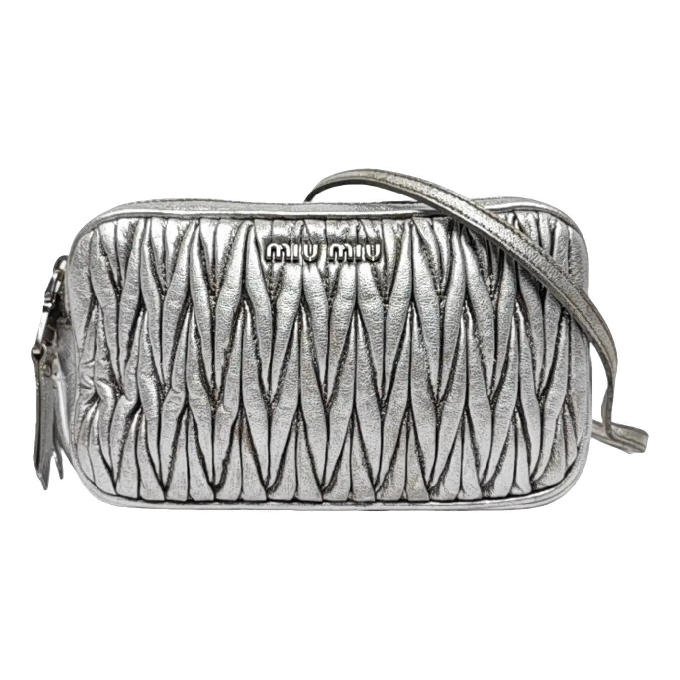 Matelassé leather crossbody bag