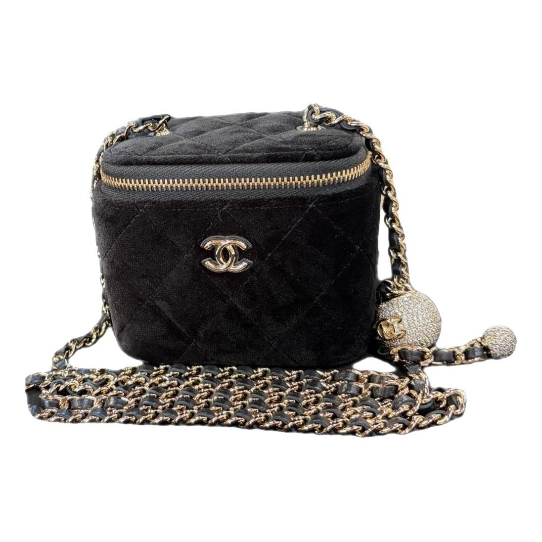 Trendy CC Vanity velvet handbag