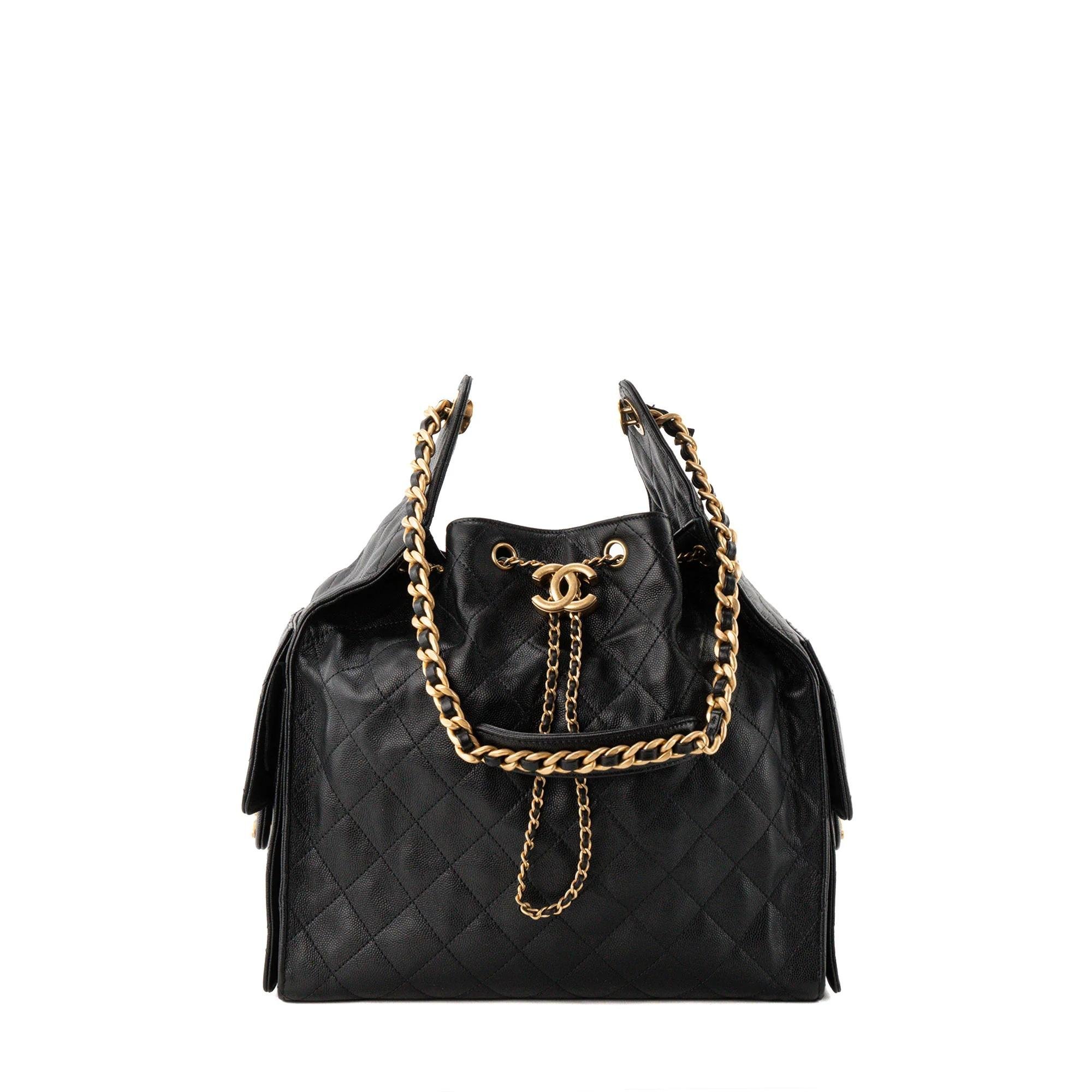 Chanel 22 leather handbag