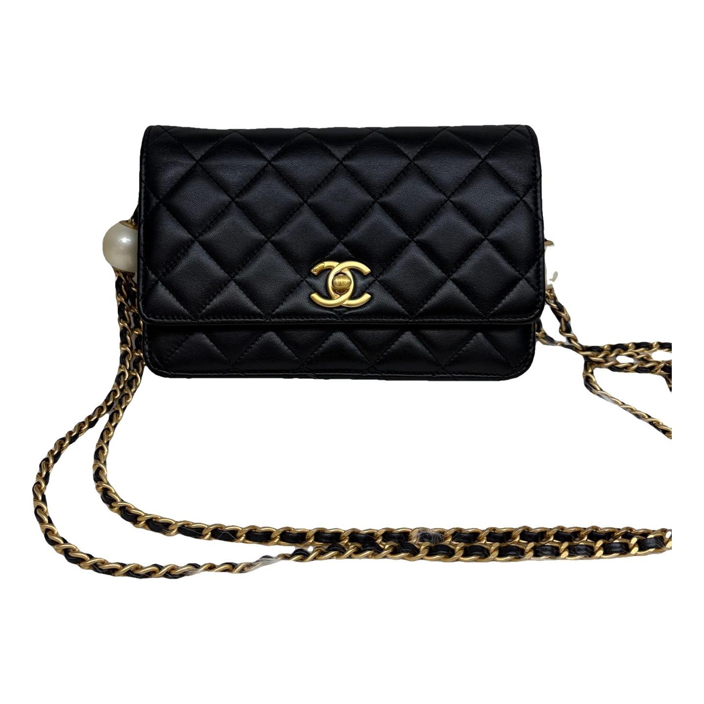 Wallet On Chain Timeless/Classique leather crossbody bag