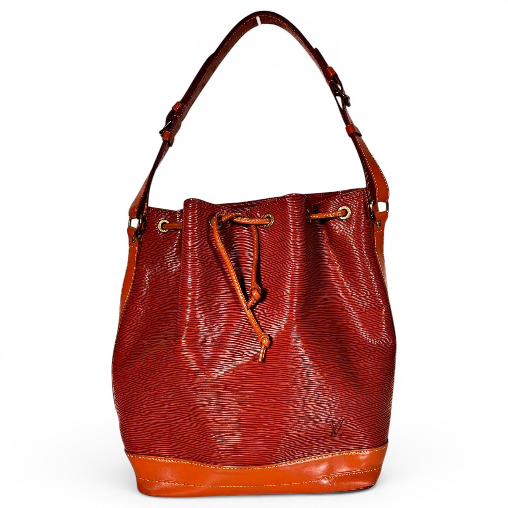 Noé leather handbag