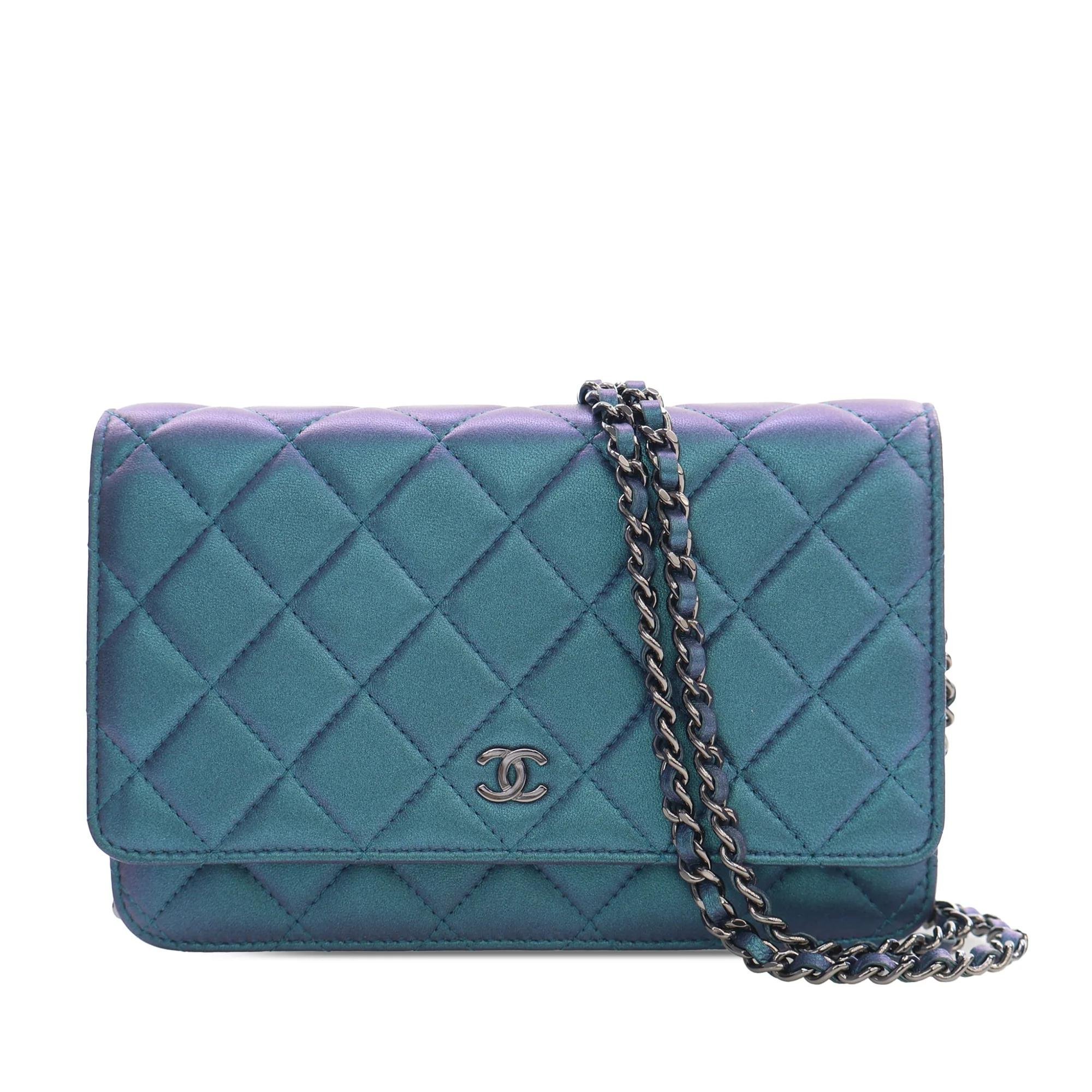 Wallet On Chain leather crossbody bag