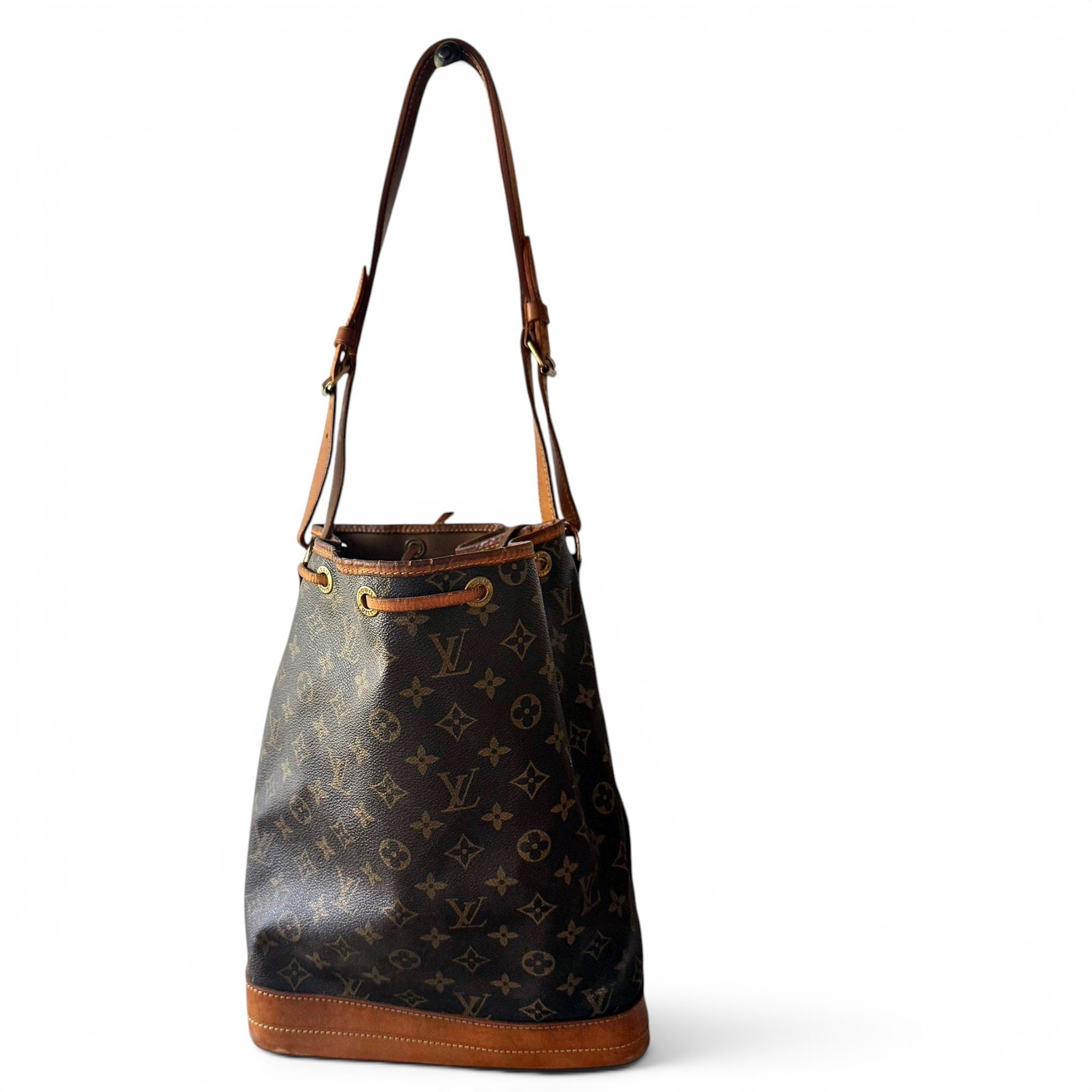 Noé leather handbag
