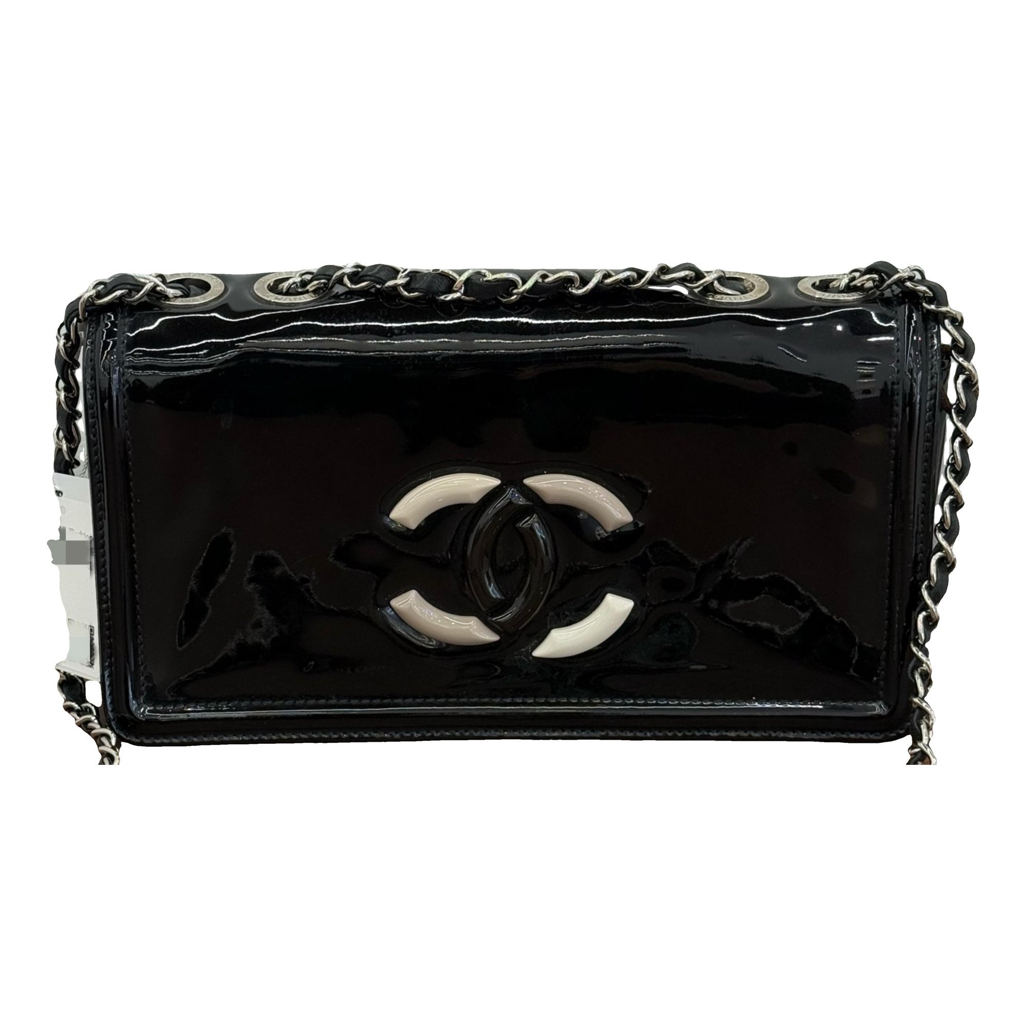 Timeless/Classique patent leather crossbody bag
