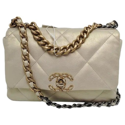 Chanel 19 leather handbag