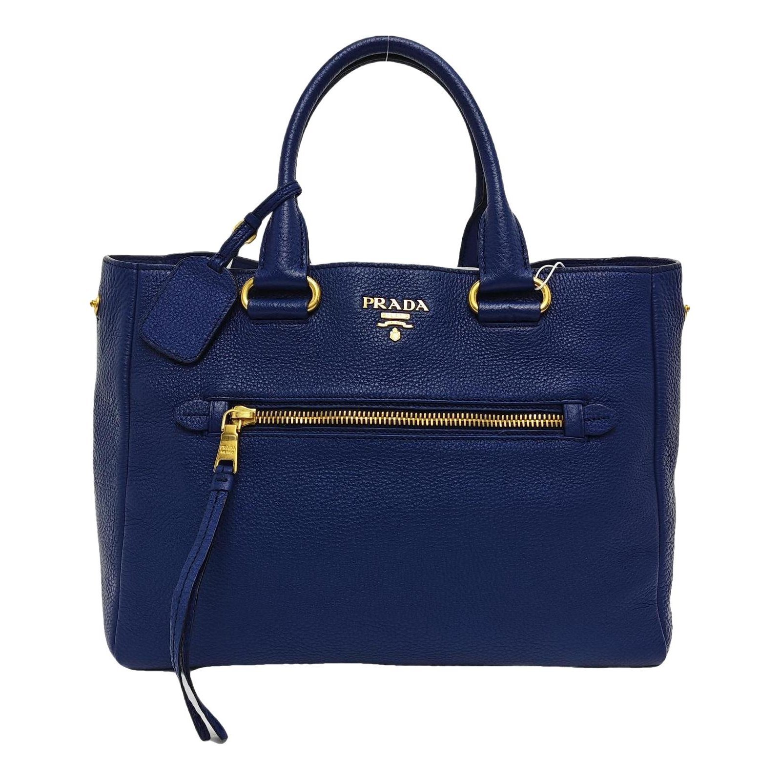 Monochrome leather handbag
