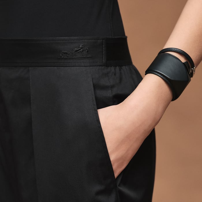 Noir Embroidered Short Pants