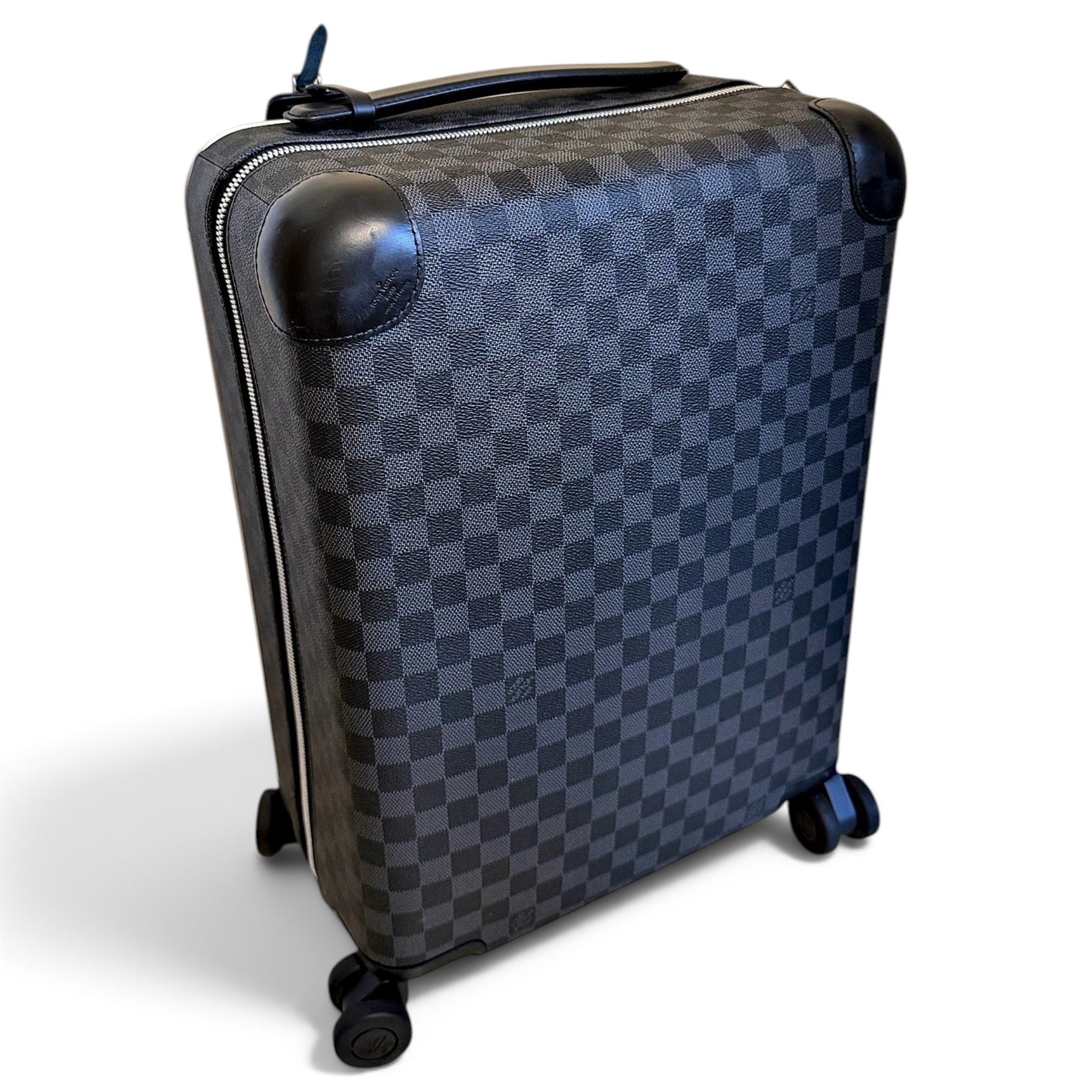 Leather travel bag