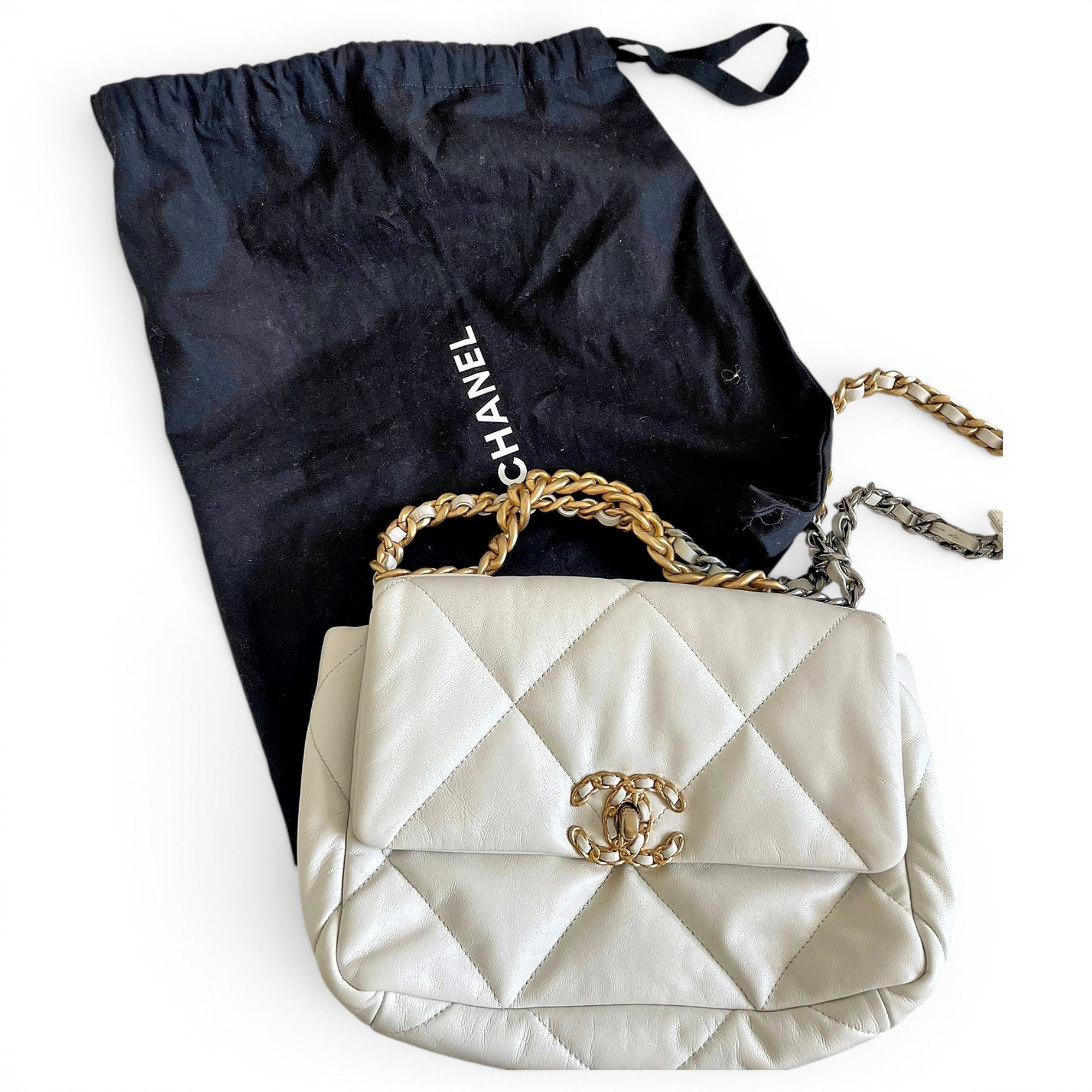 Chanel 19 leather handbag