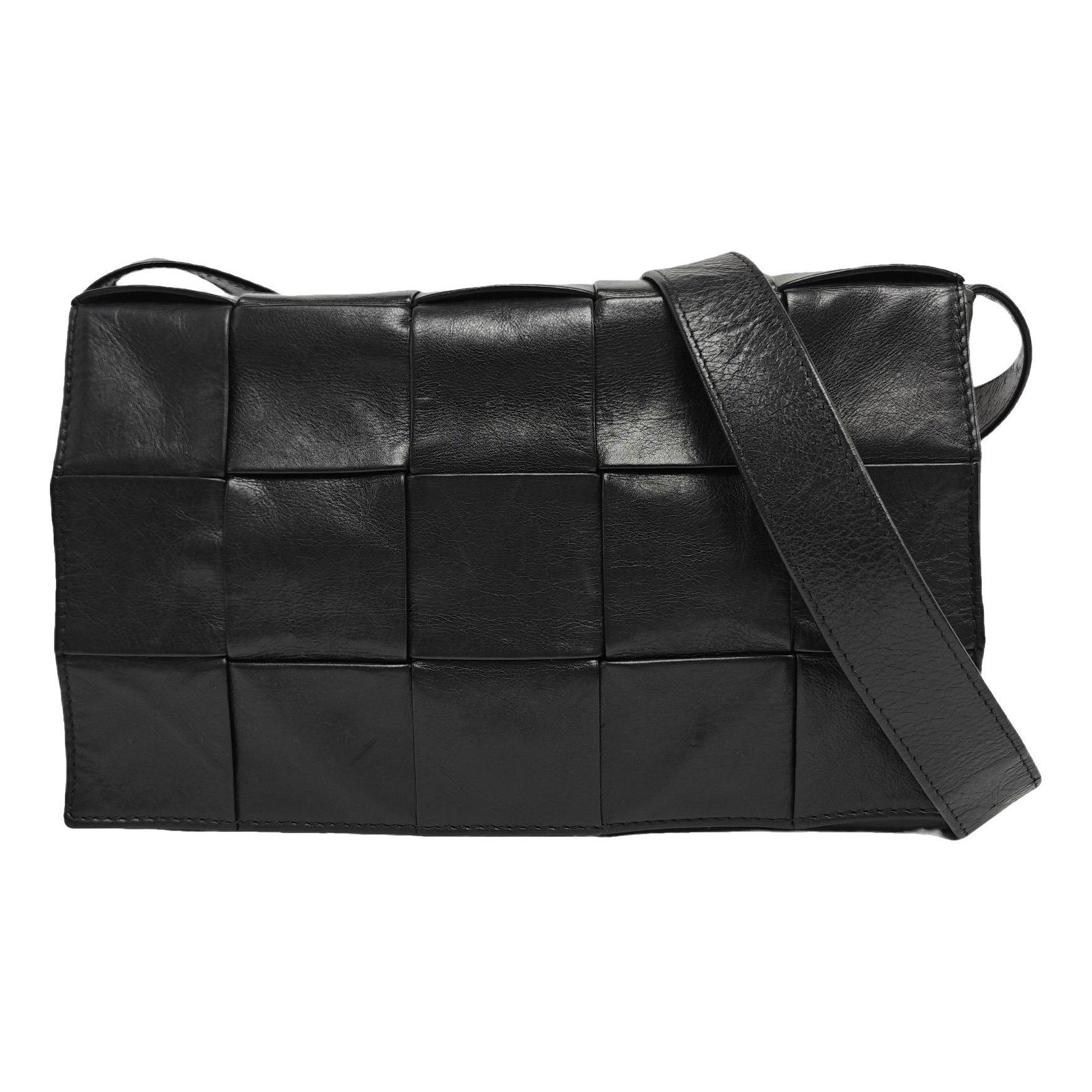 Cassette leather crossbody bag