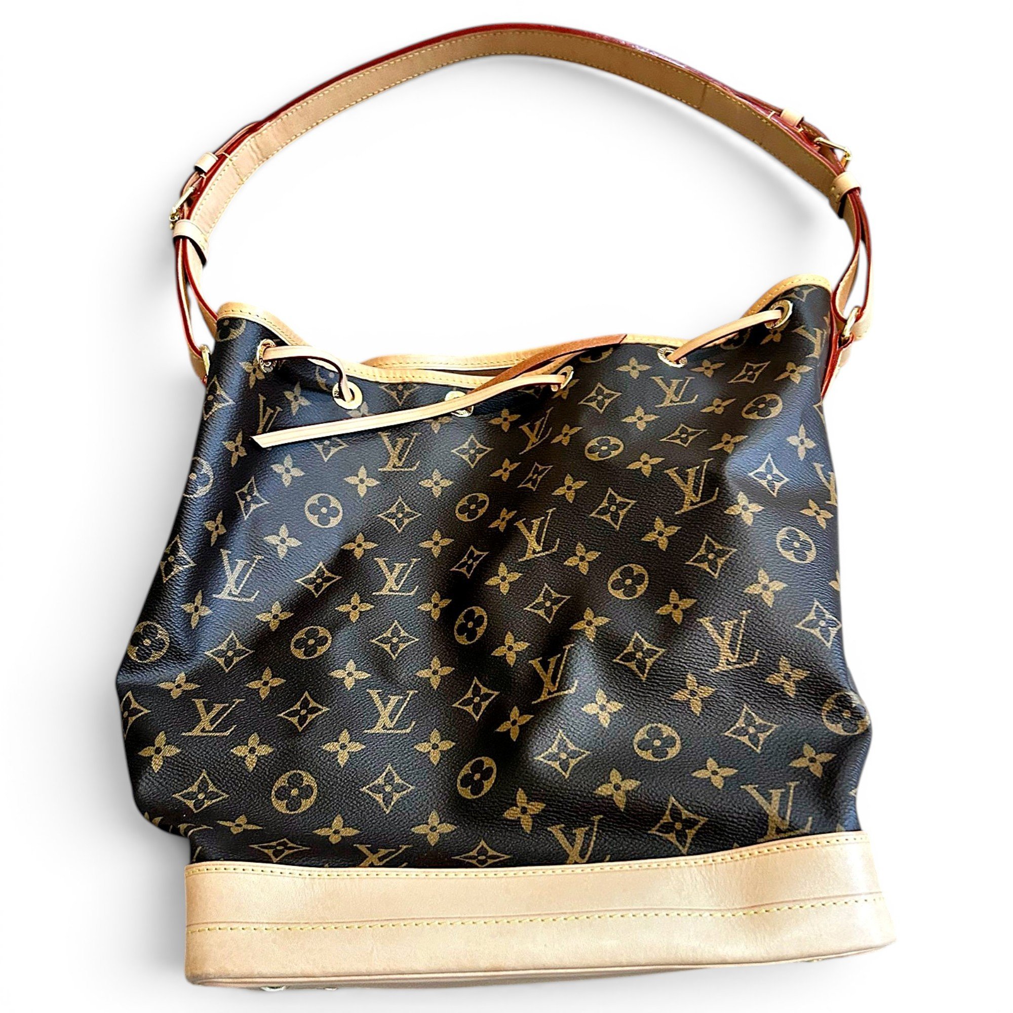 Louis Vuitton Noé leather handbag