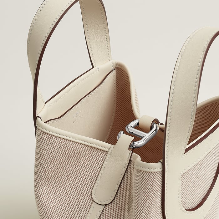 Hermès In-the-loop 18 Bag
