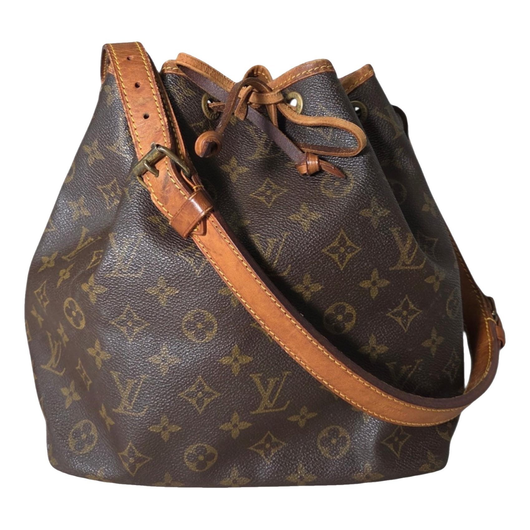 Noé leather crossbody bag