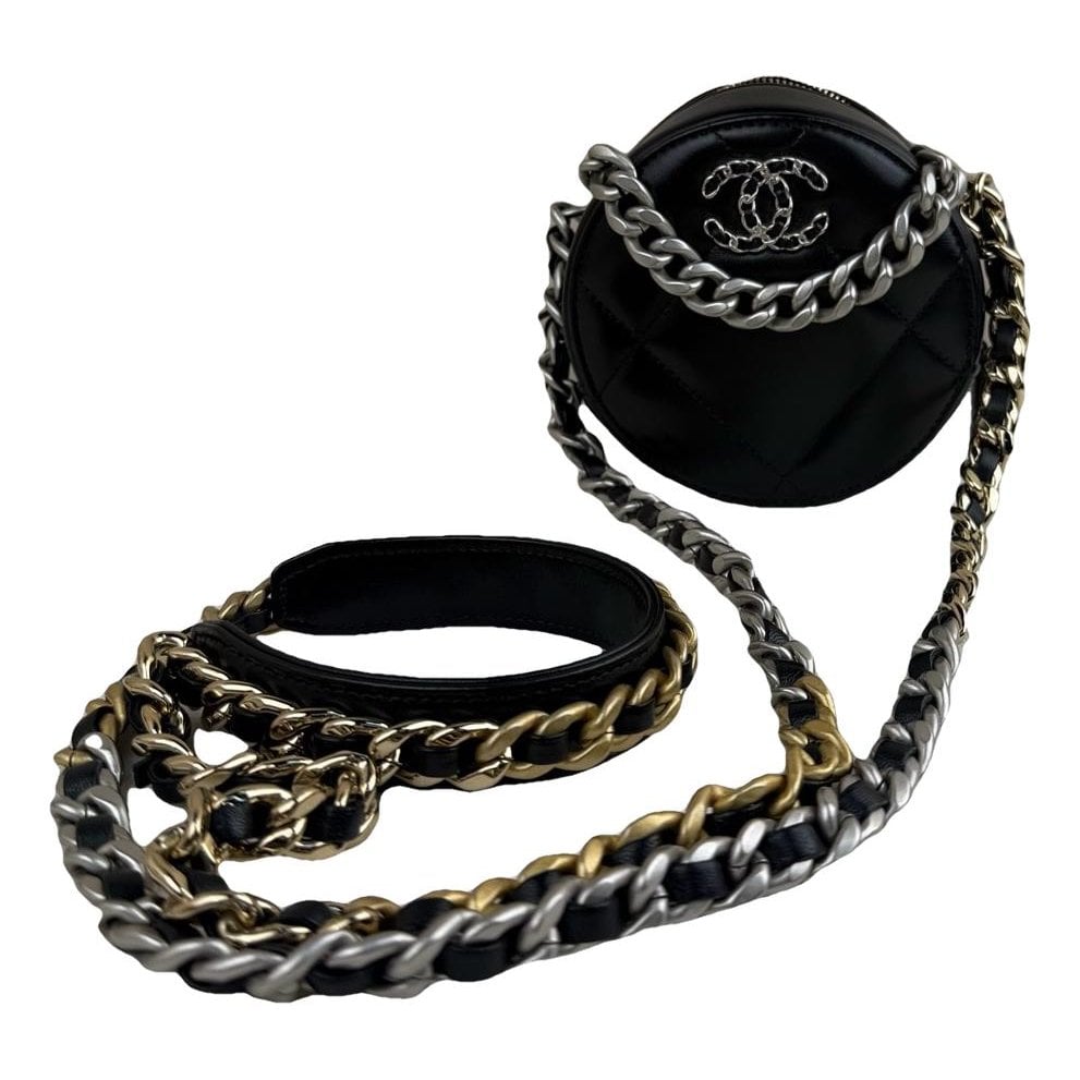 Chanel 19 leather handbag