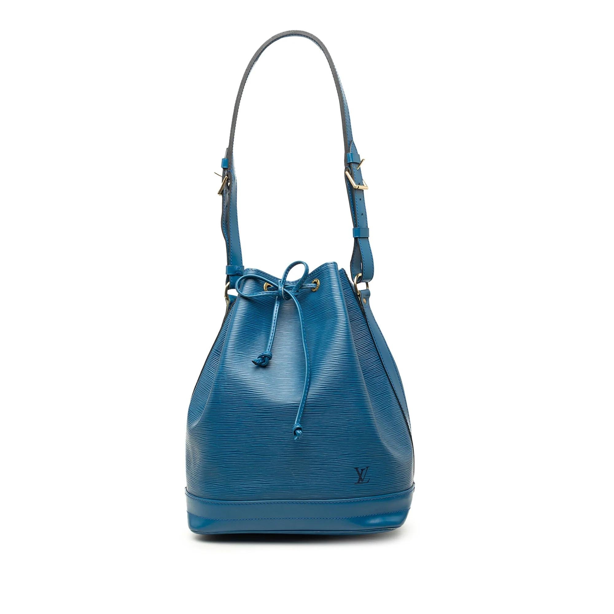 Bucket leather tote