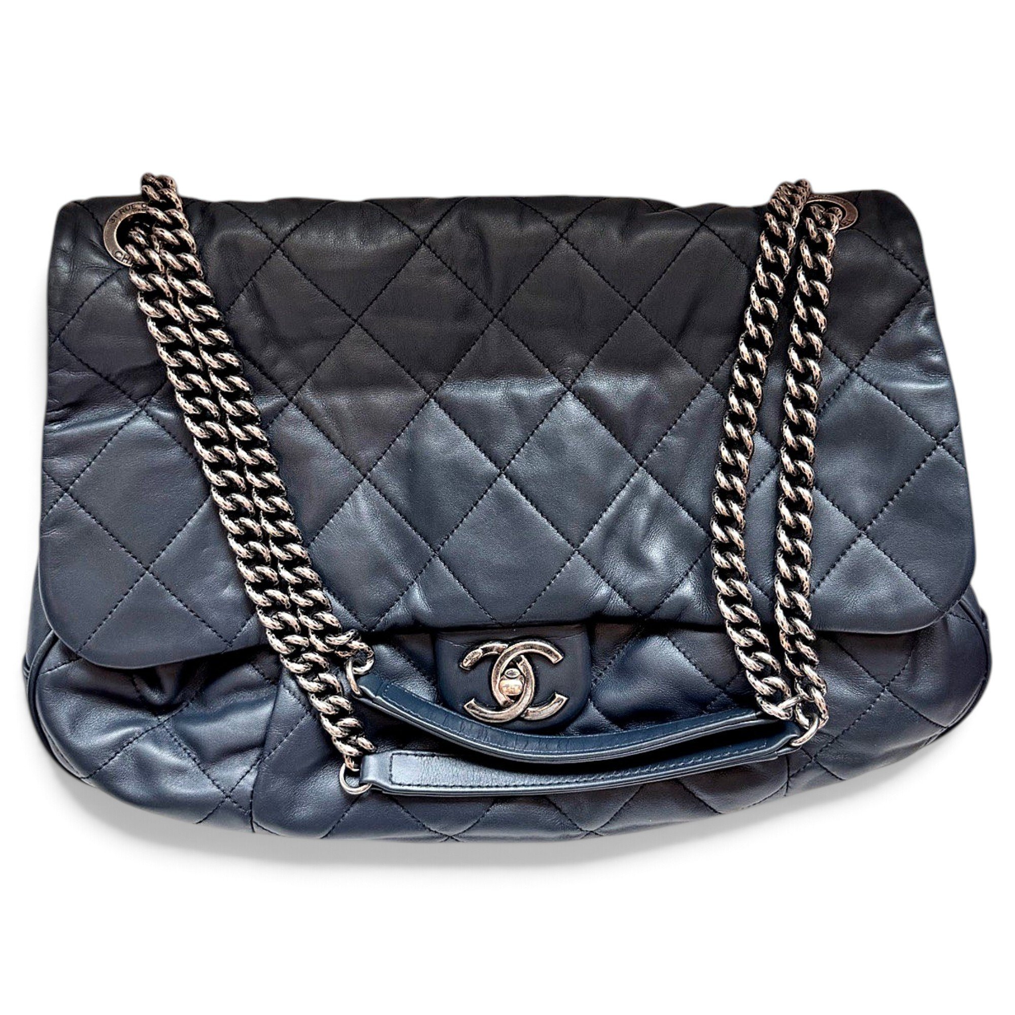Timeless/Classique leather crossbody bag