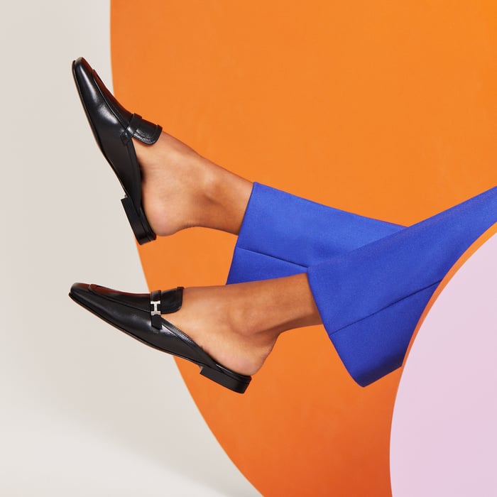 Noir Groupie Mule