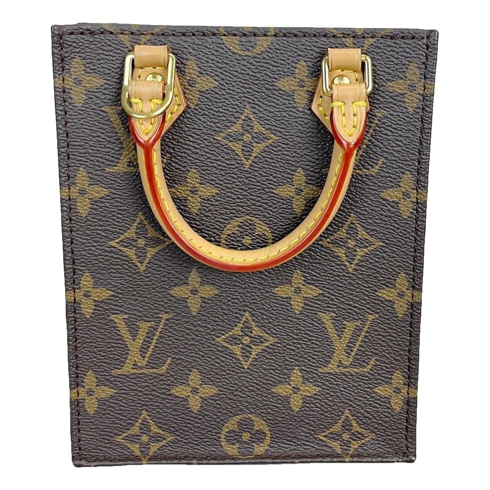 Plat leather handbag