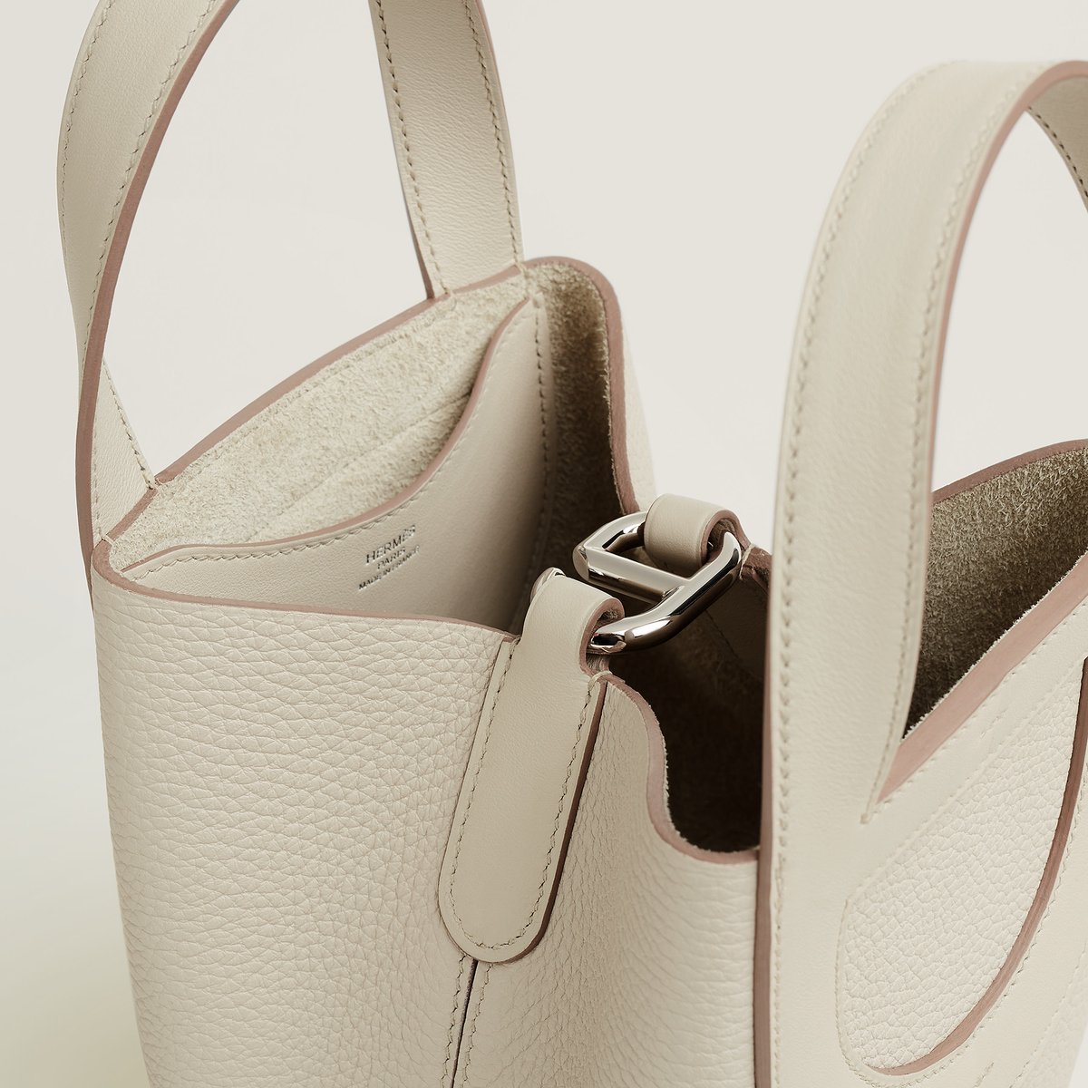 Hermès In-the-Loop 18 백
