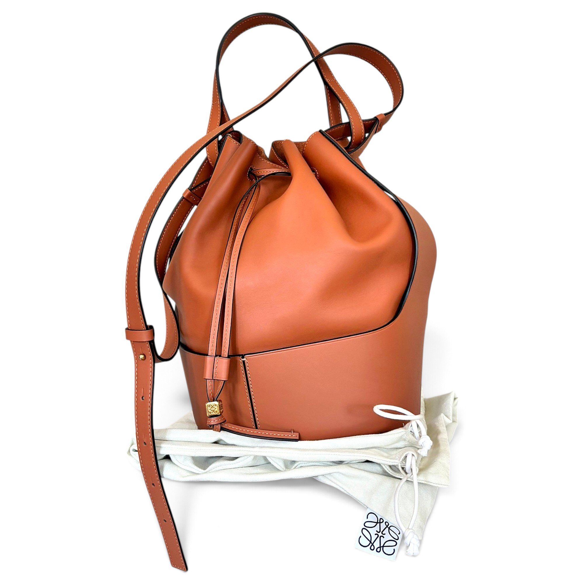 Balloon leather handbag