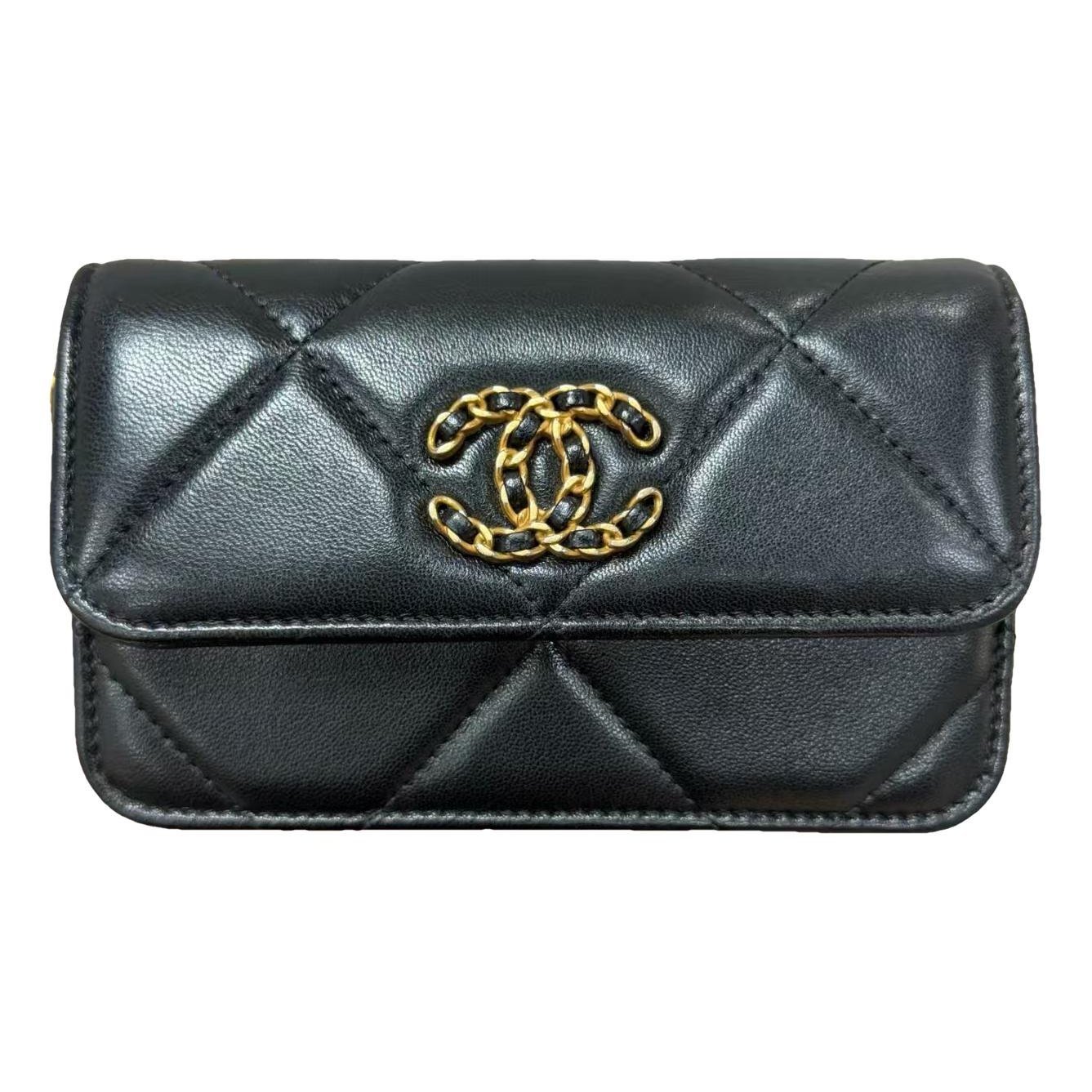 Wallet On Chain Chanel 19 leather handbag