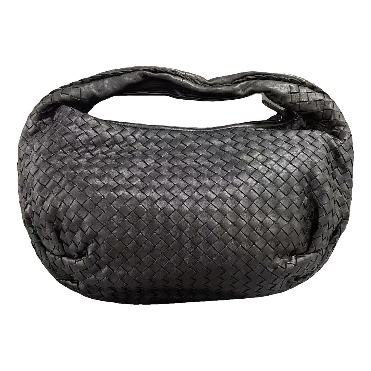 Veneta leather handbag
