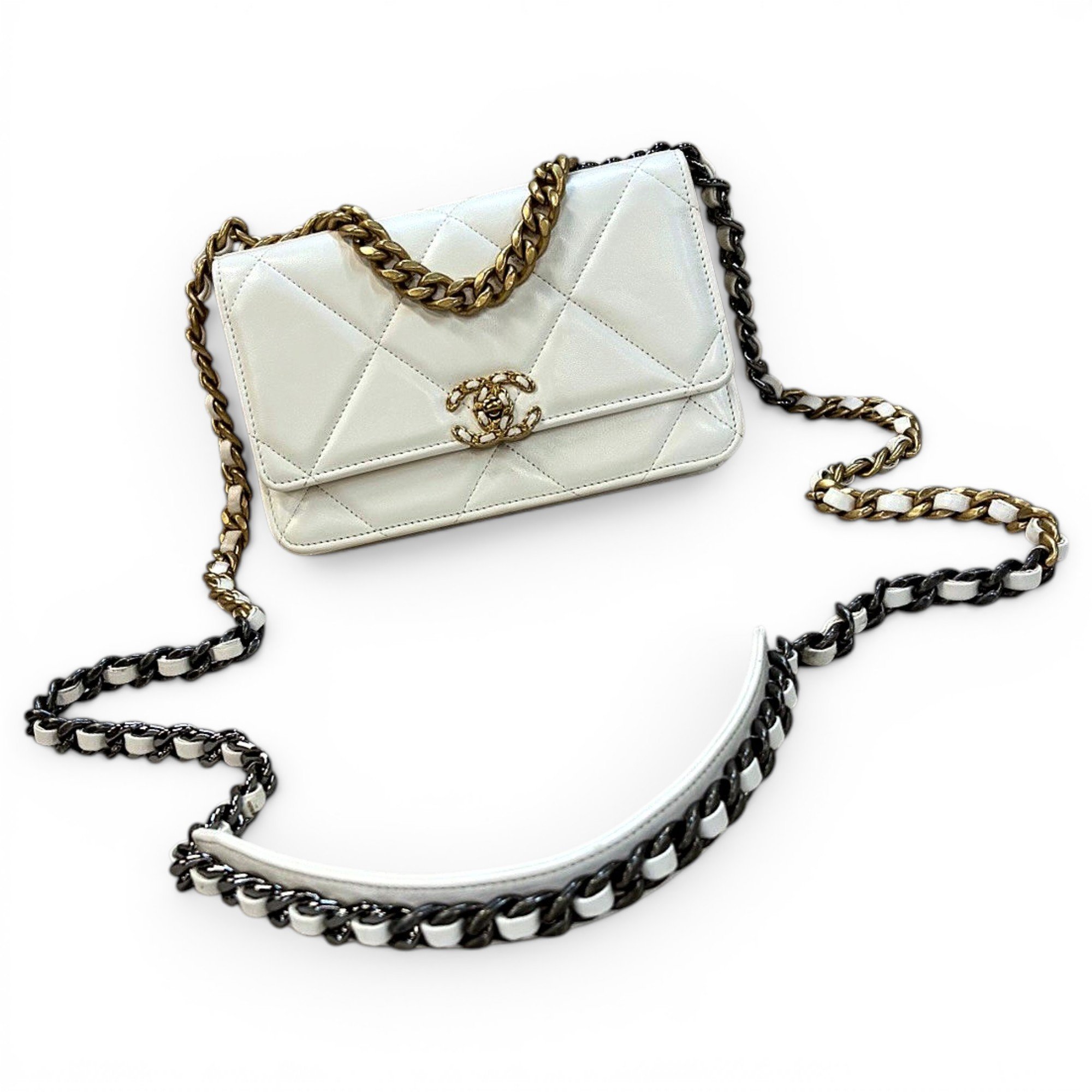 Wallet On Chain Chanel 19 leather handbag