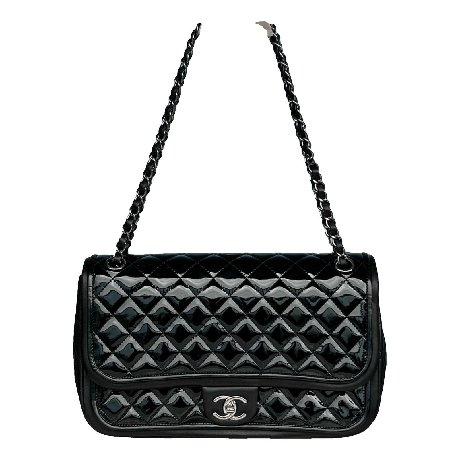 Timeless/Classique patent leather crossbody bag
