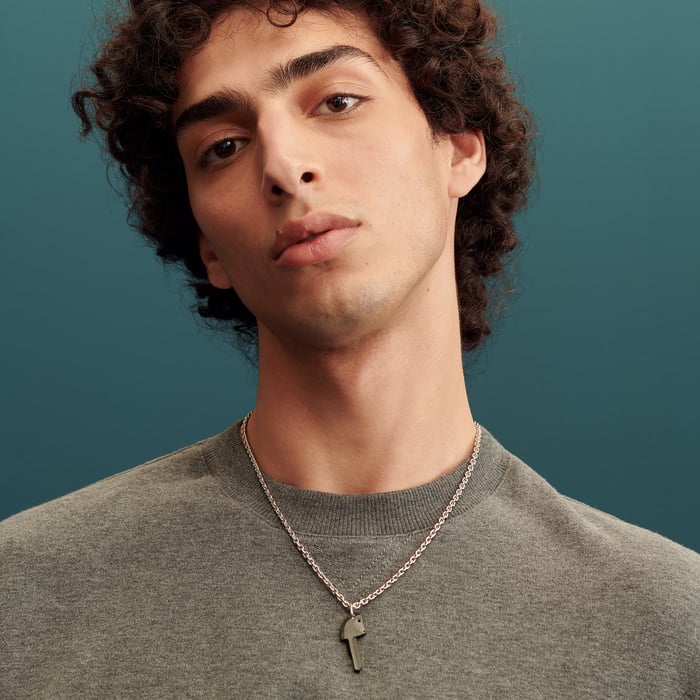 Noir Cle Cheval Necklace