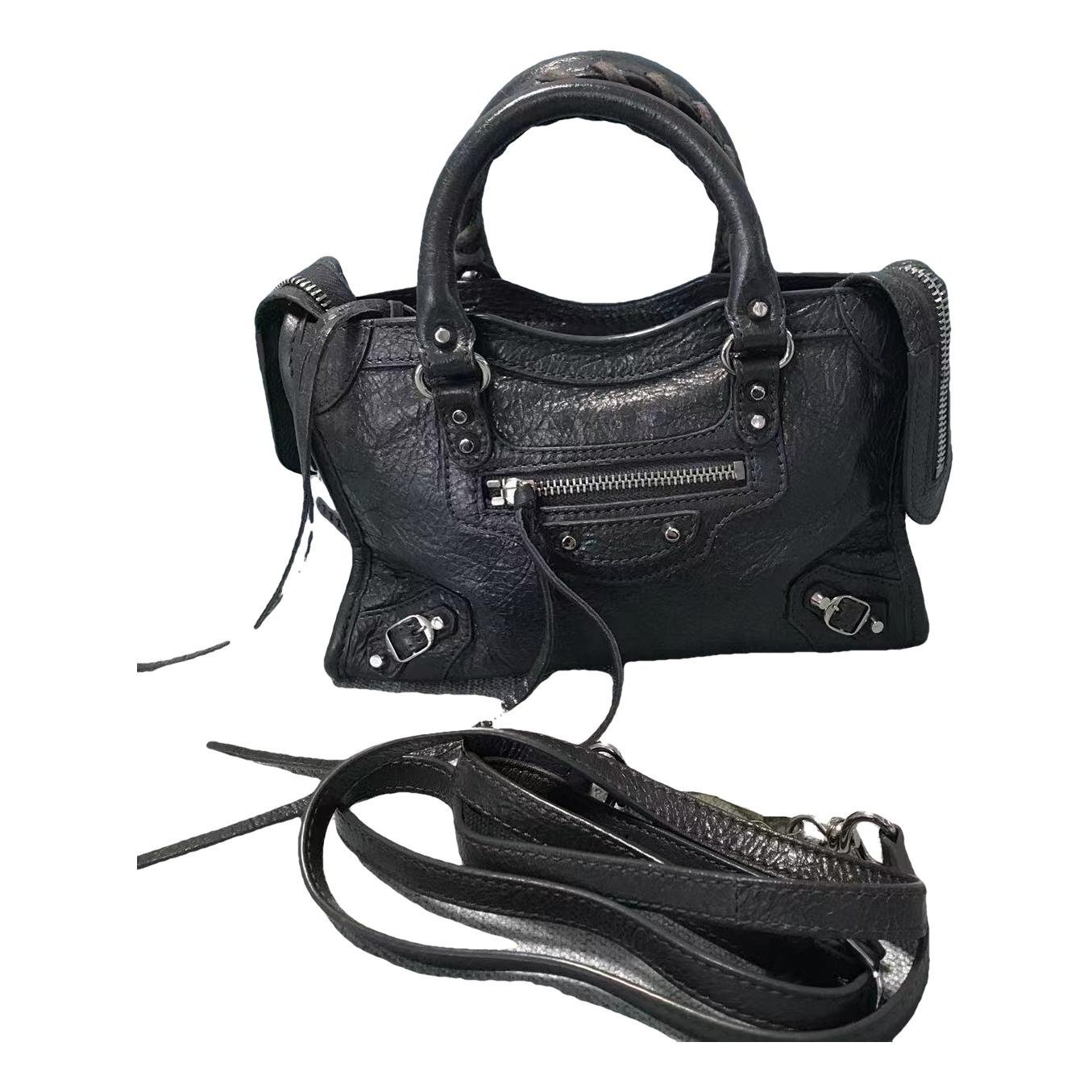 City leather handbag