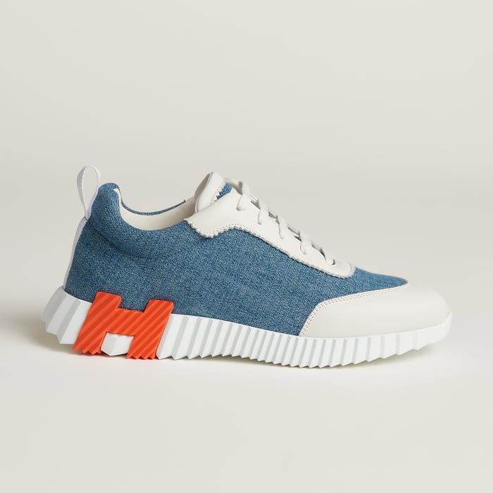 Bouncing Sneaker