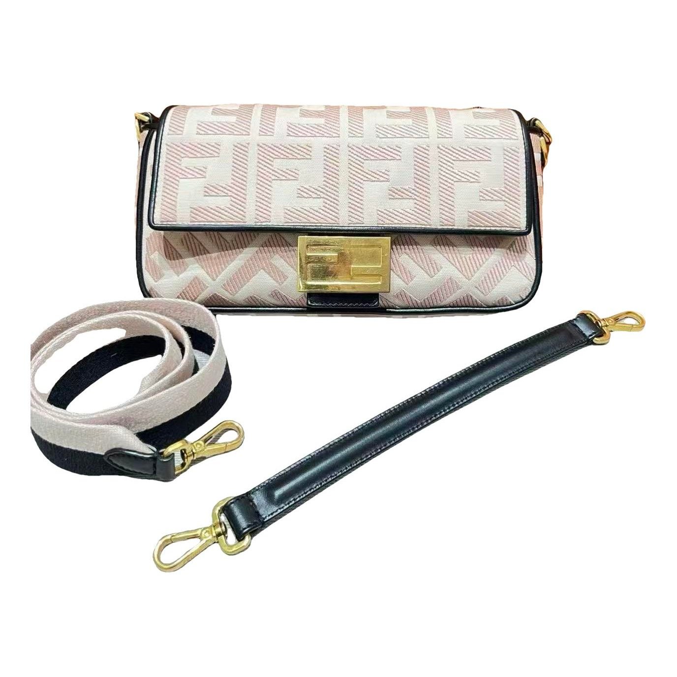 Baguette cloth handbag