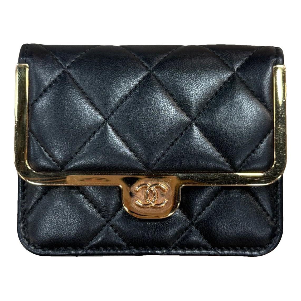 Wallet On Chain leather crossbody bag