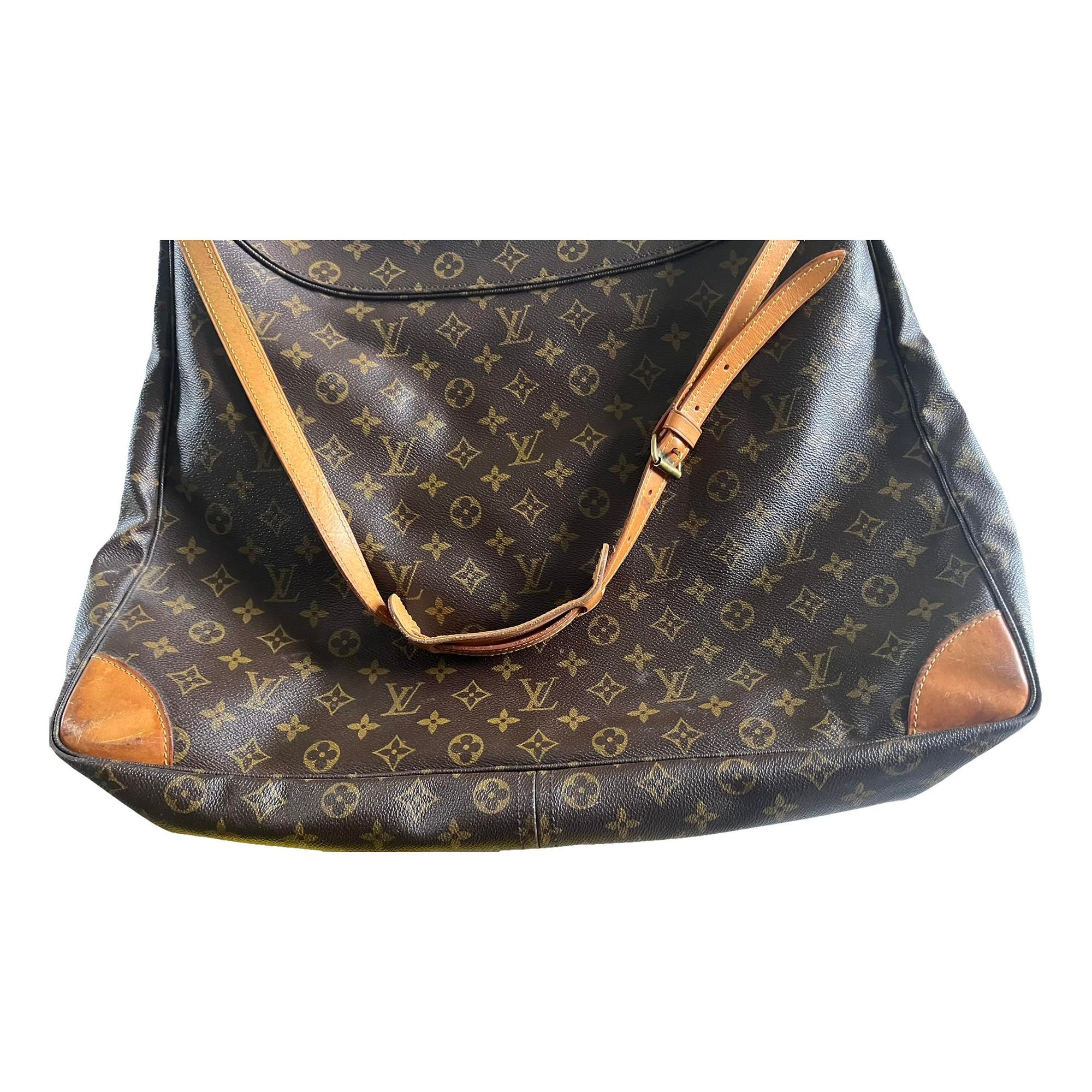 Leather travel bag