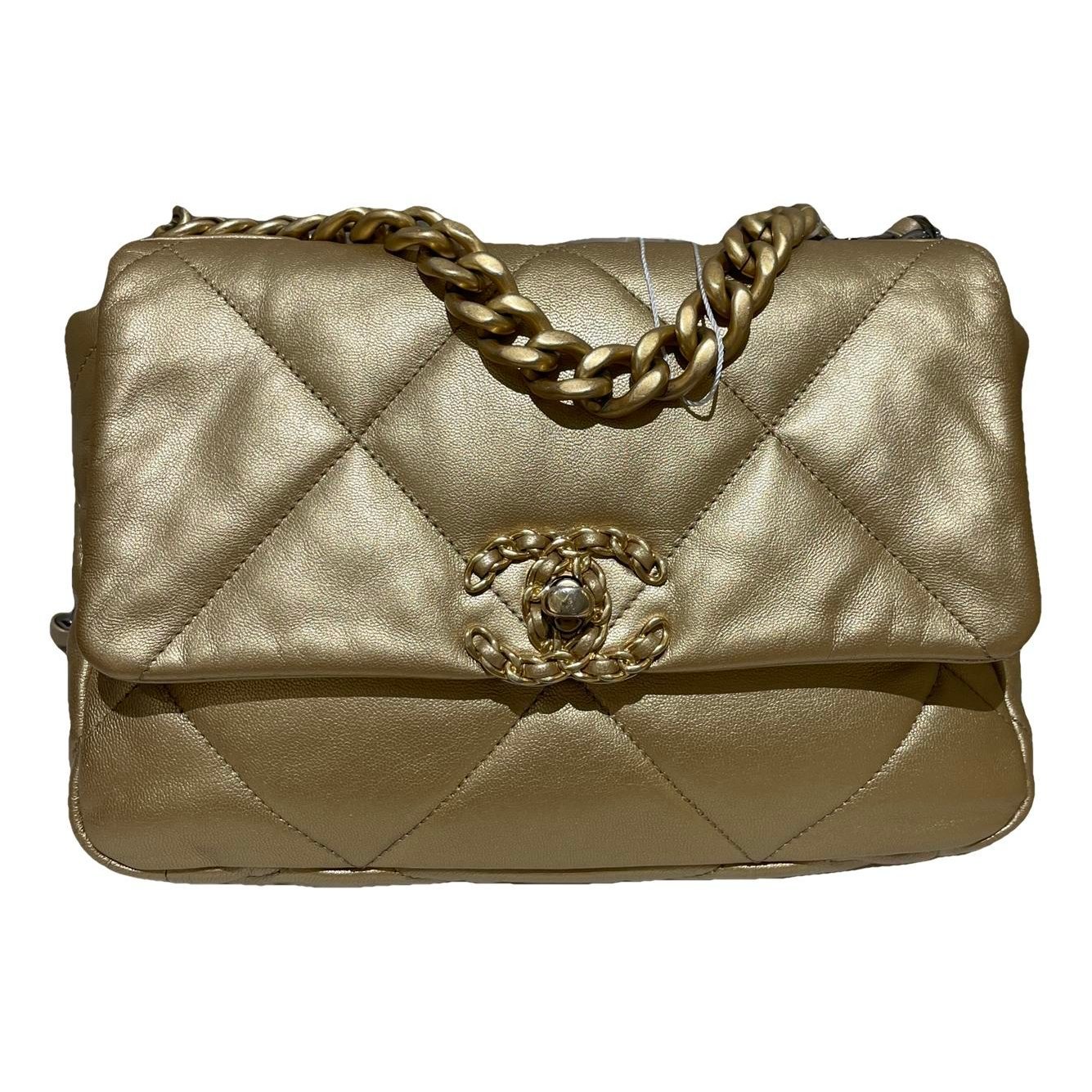 Chanel 19 leather handbag