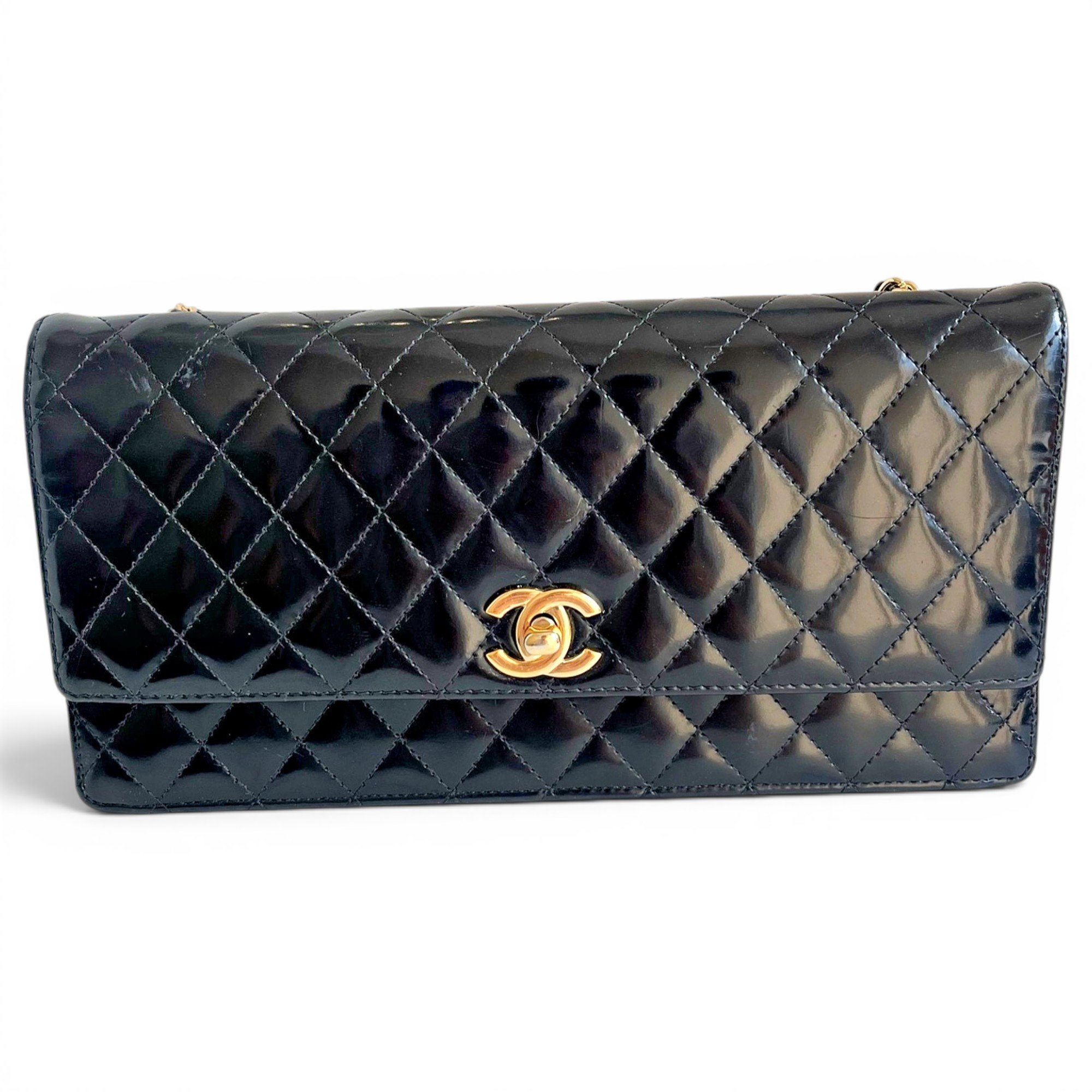 Timeless/Classique patent leather crossbody bag
