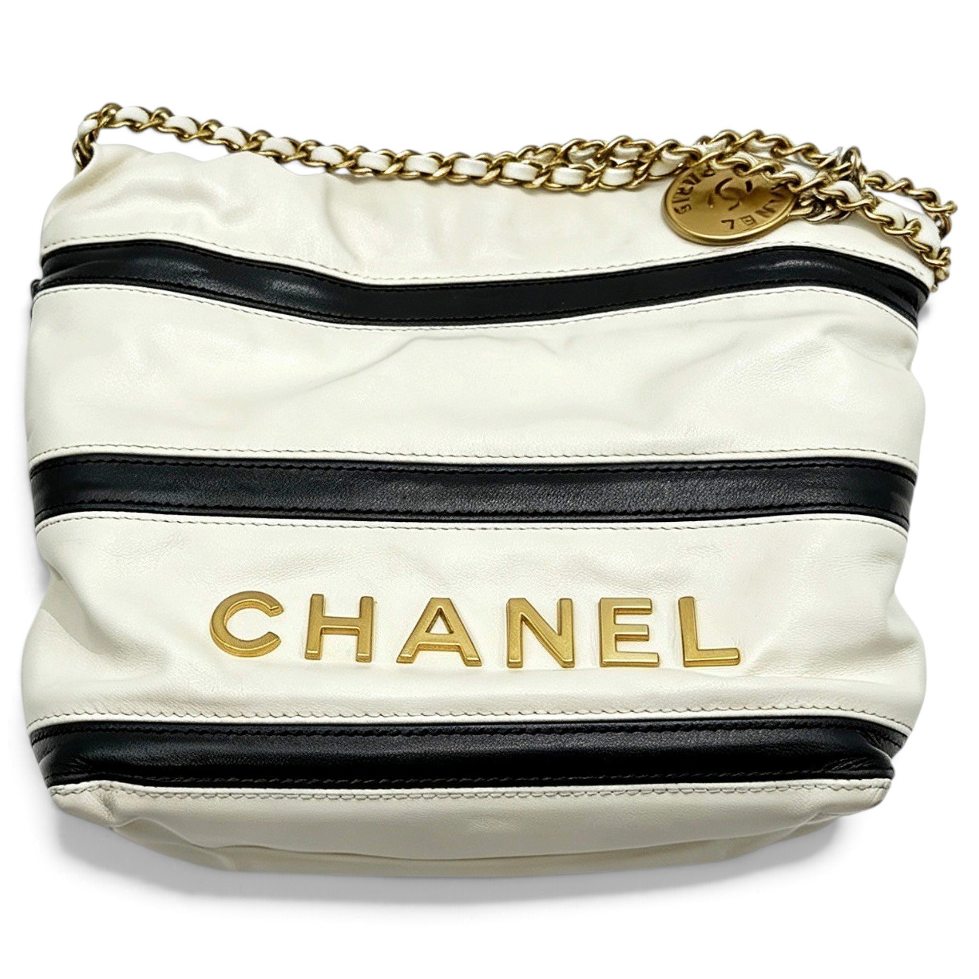Chanel 22 leather handbag