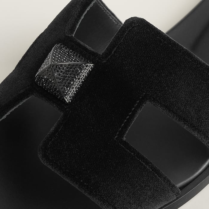 Noir Oran Sandal