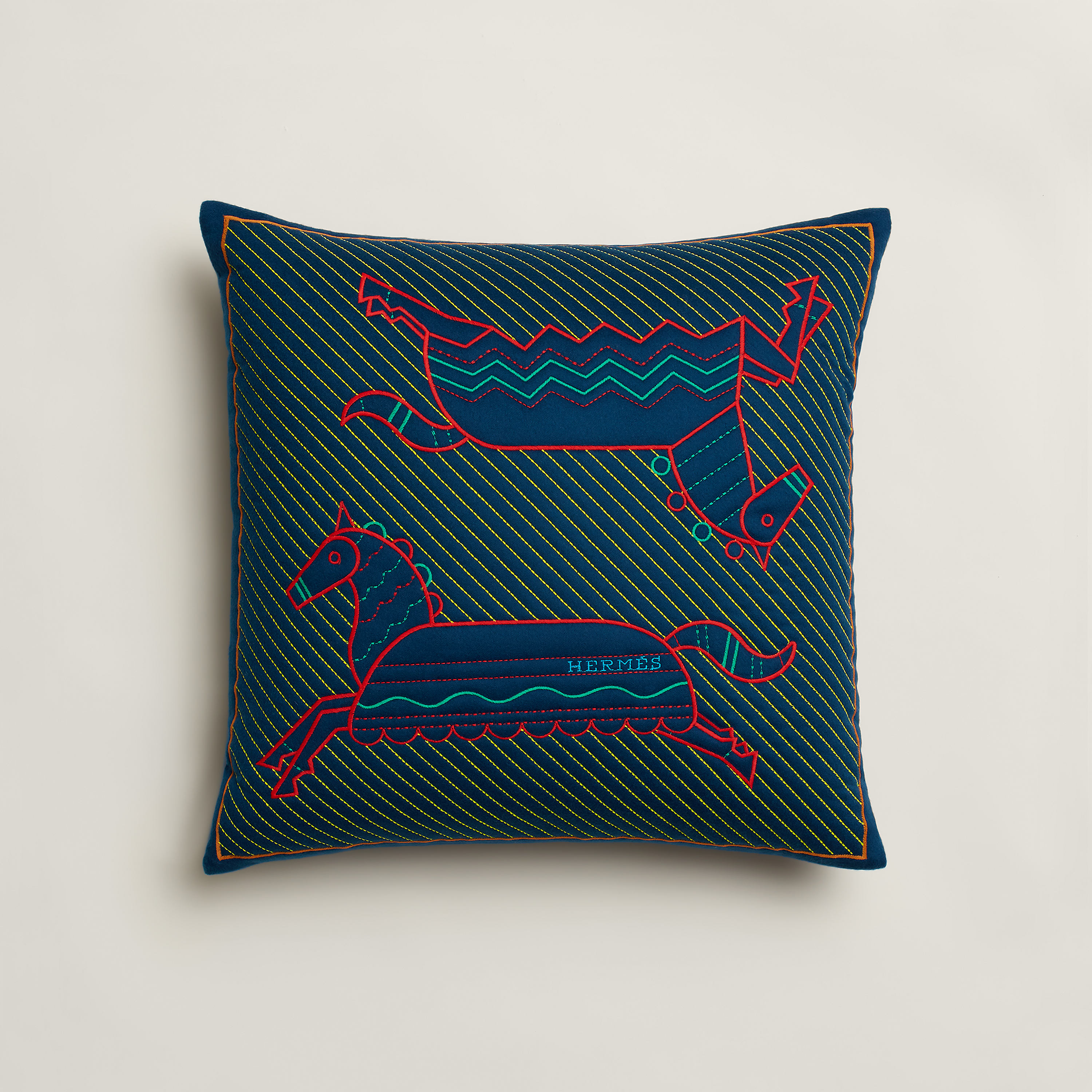 Epopee quilted pillow