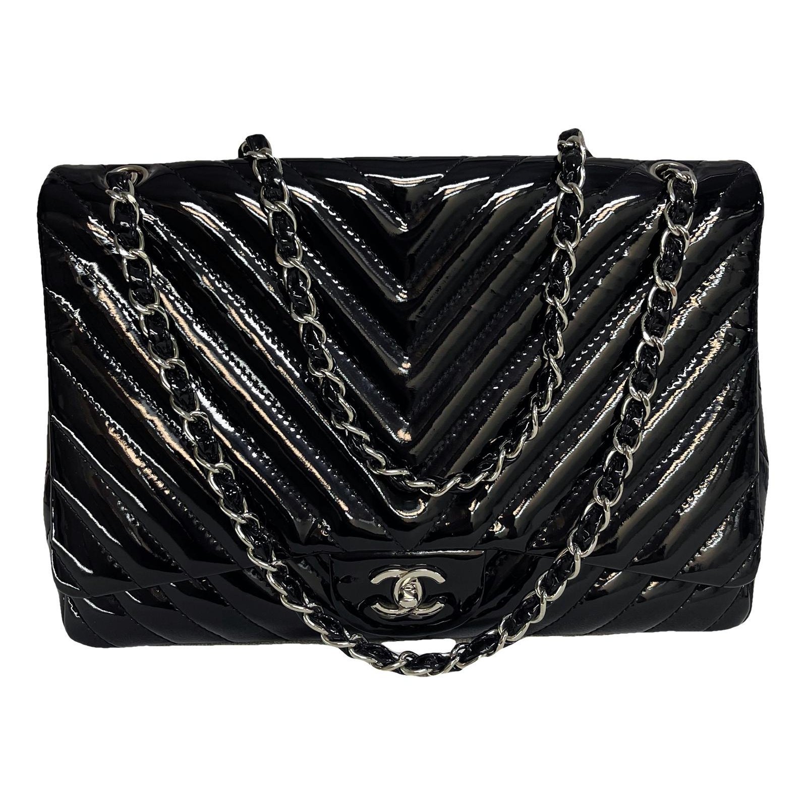 Timeless/Classique patent leather handbag