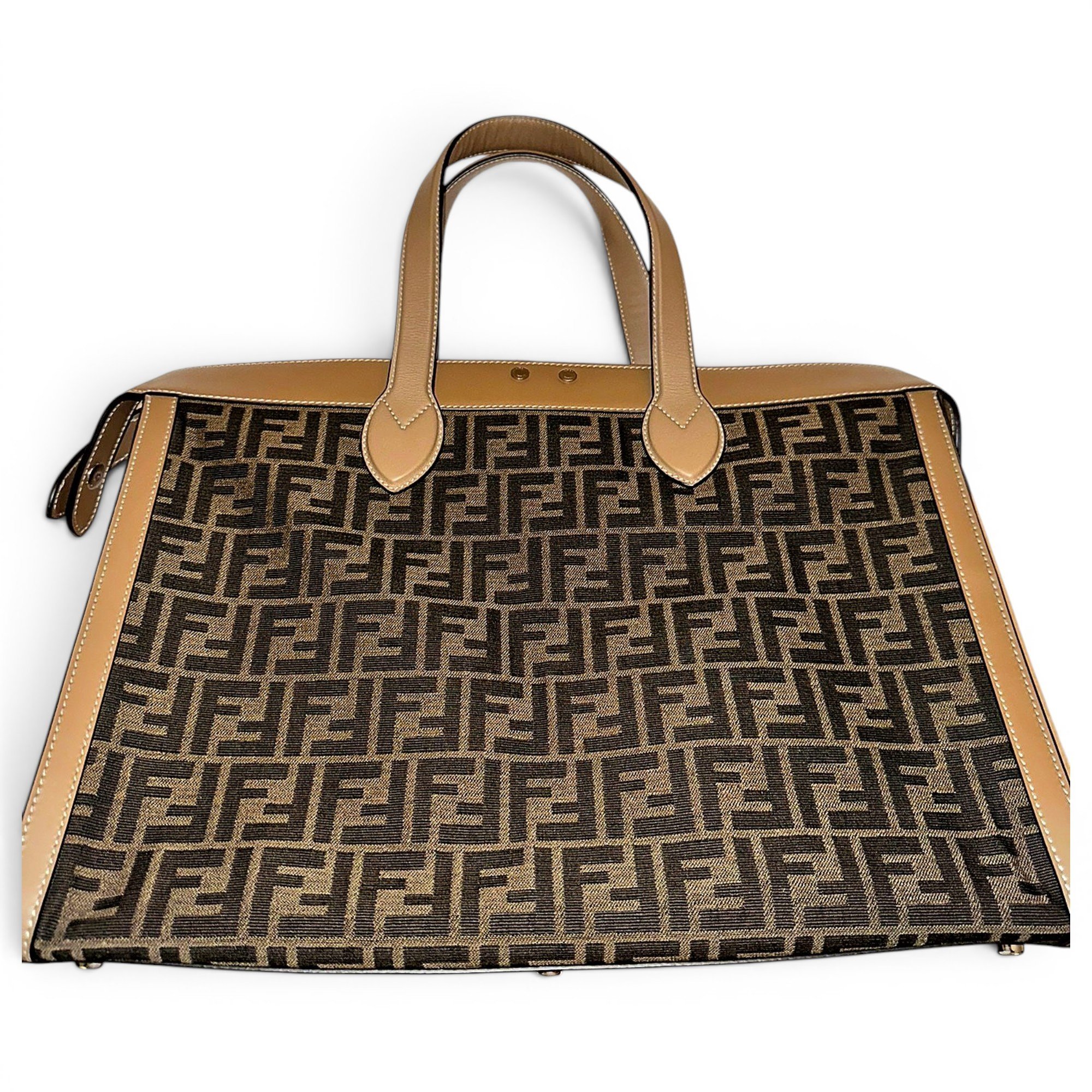 Leather travel bag
