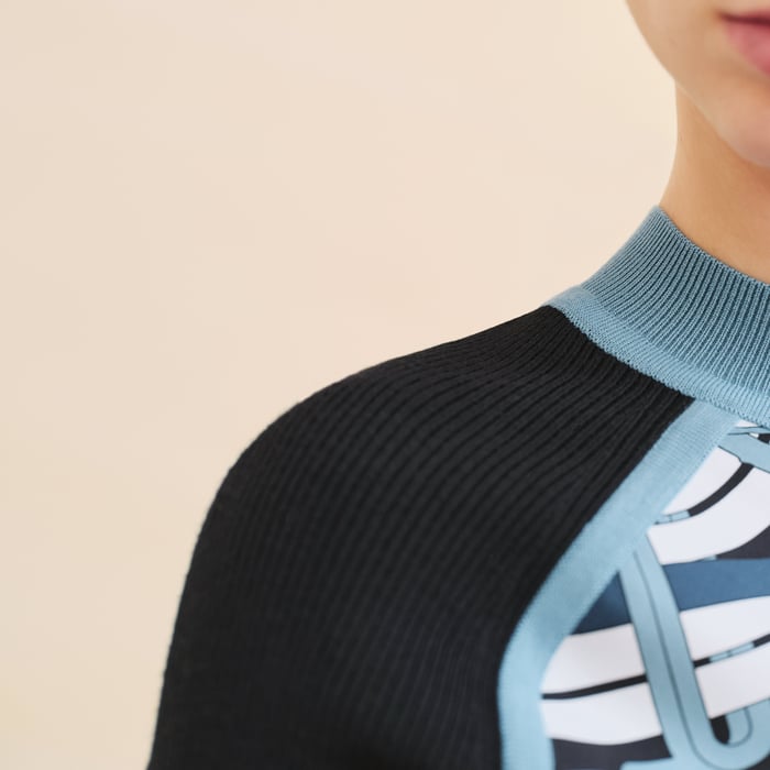 Noir "Mors a Jouets Detoure" Short-sleeve Twillaine Fitted Sweater
