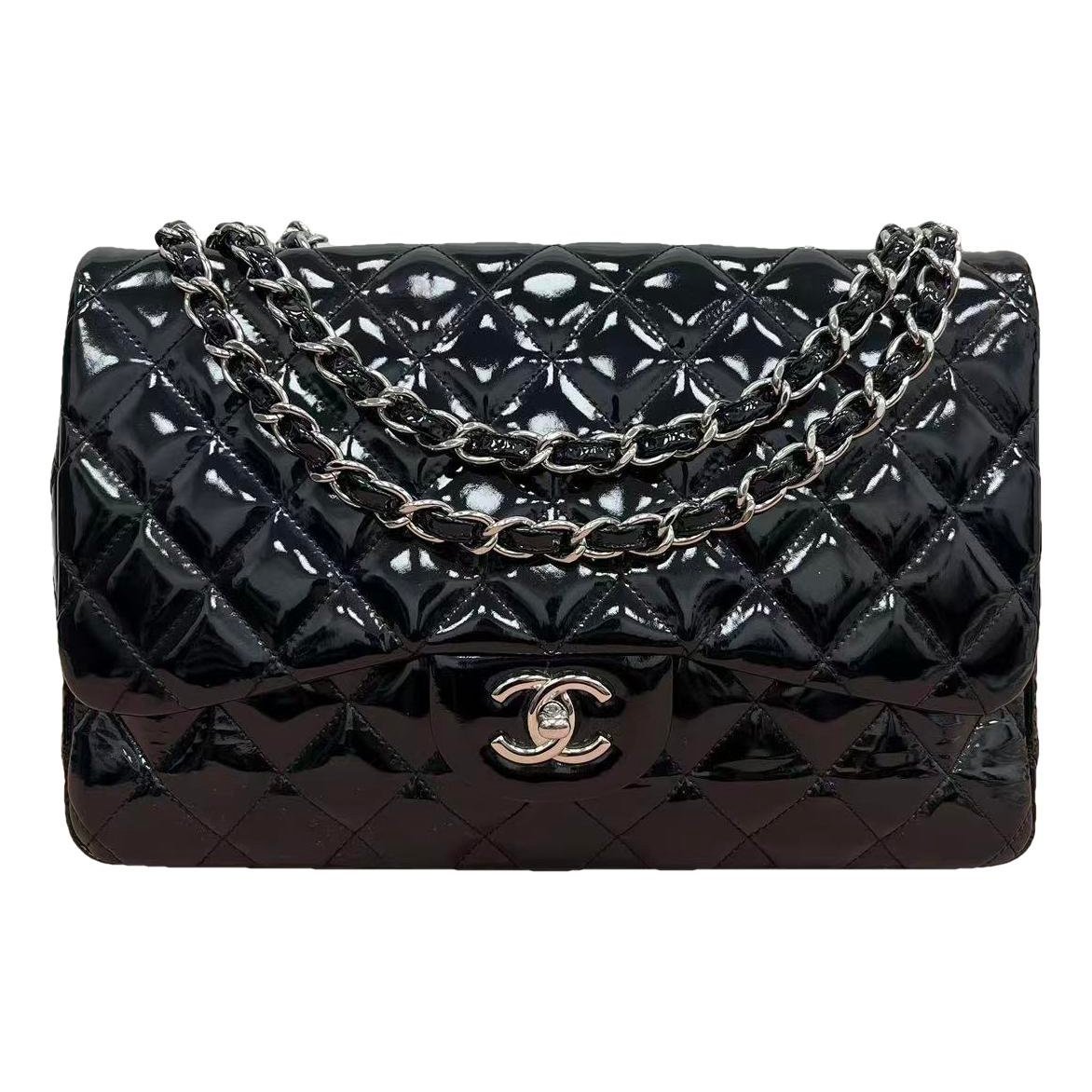 Timeless/Classique patent leather handbag