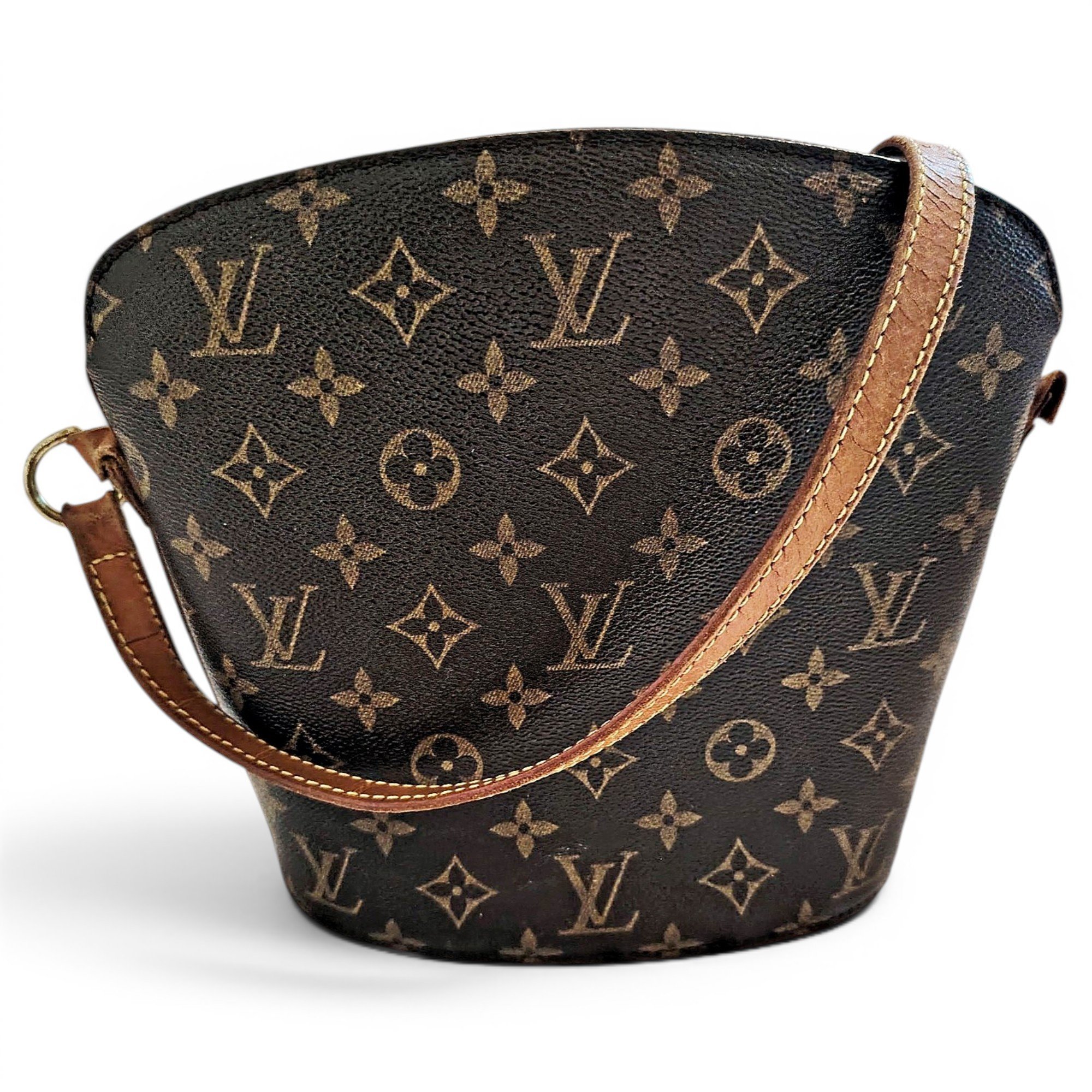 Bucket leather handbag