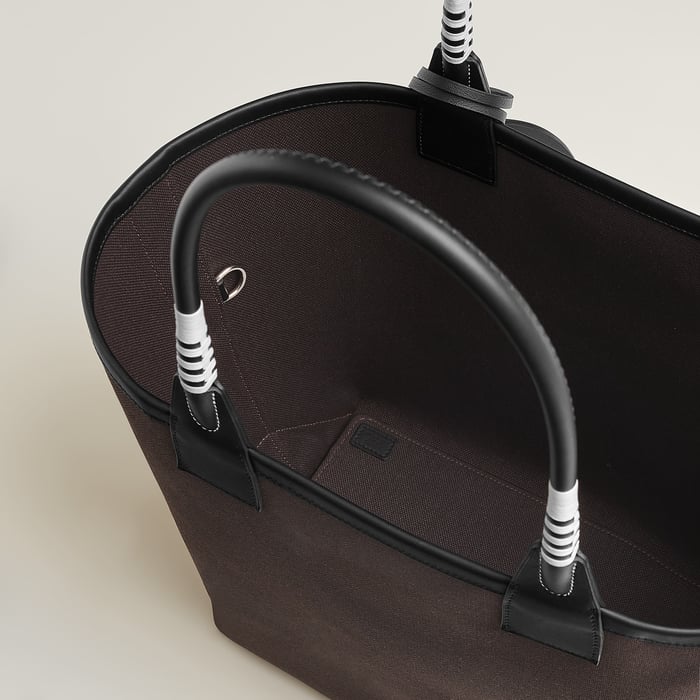 Steeple 28 Bag