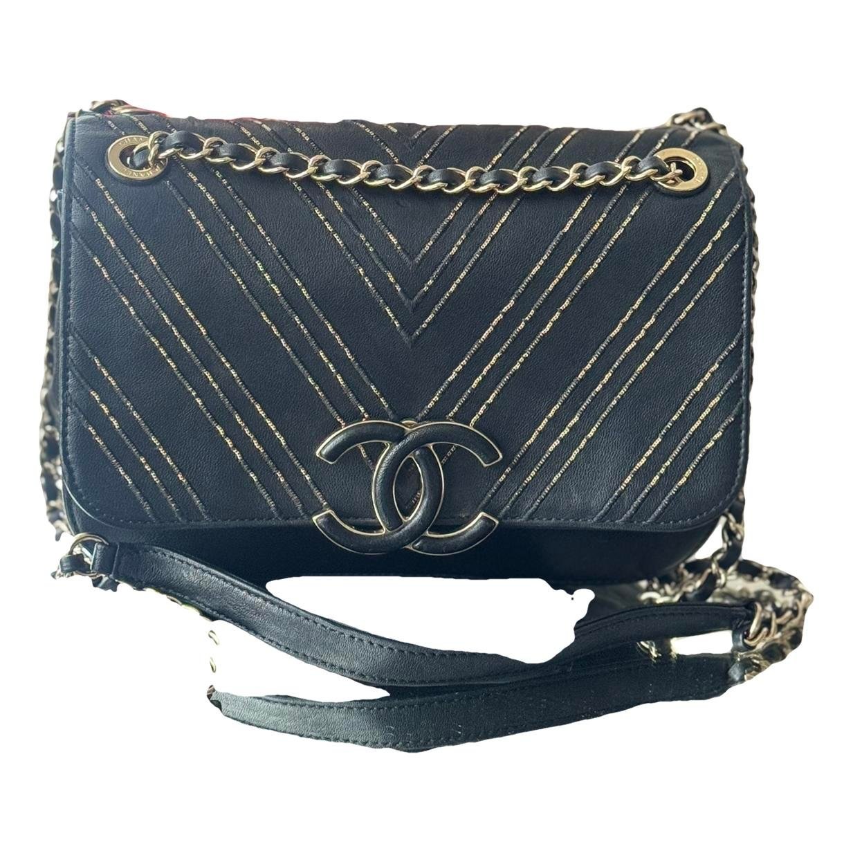 Chanel 19 leather handbag