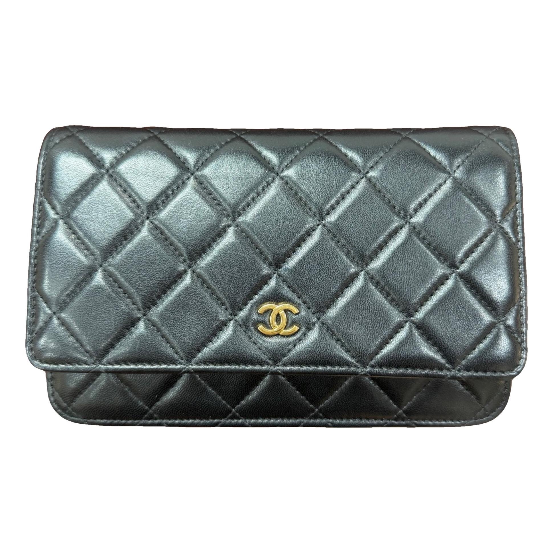 Wallet On Chain Timeless/Classique leather crossbody bag